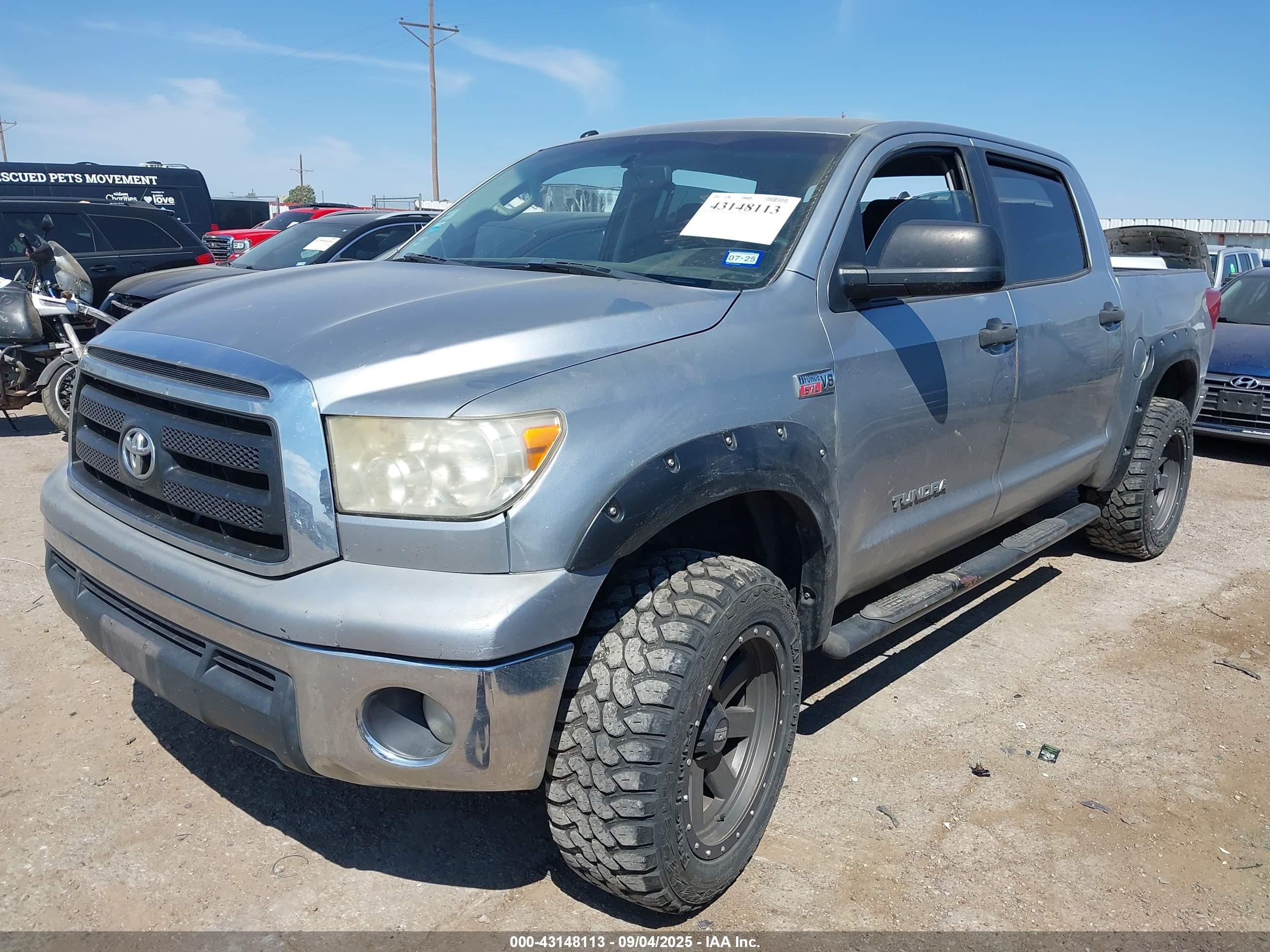 TOYOTA TUNDRA image 2