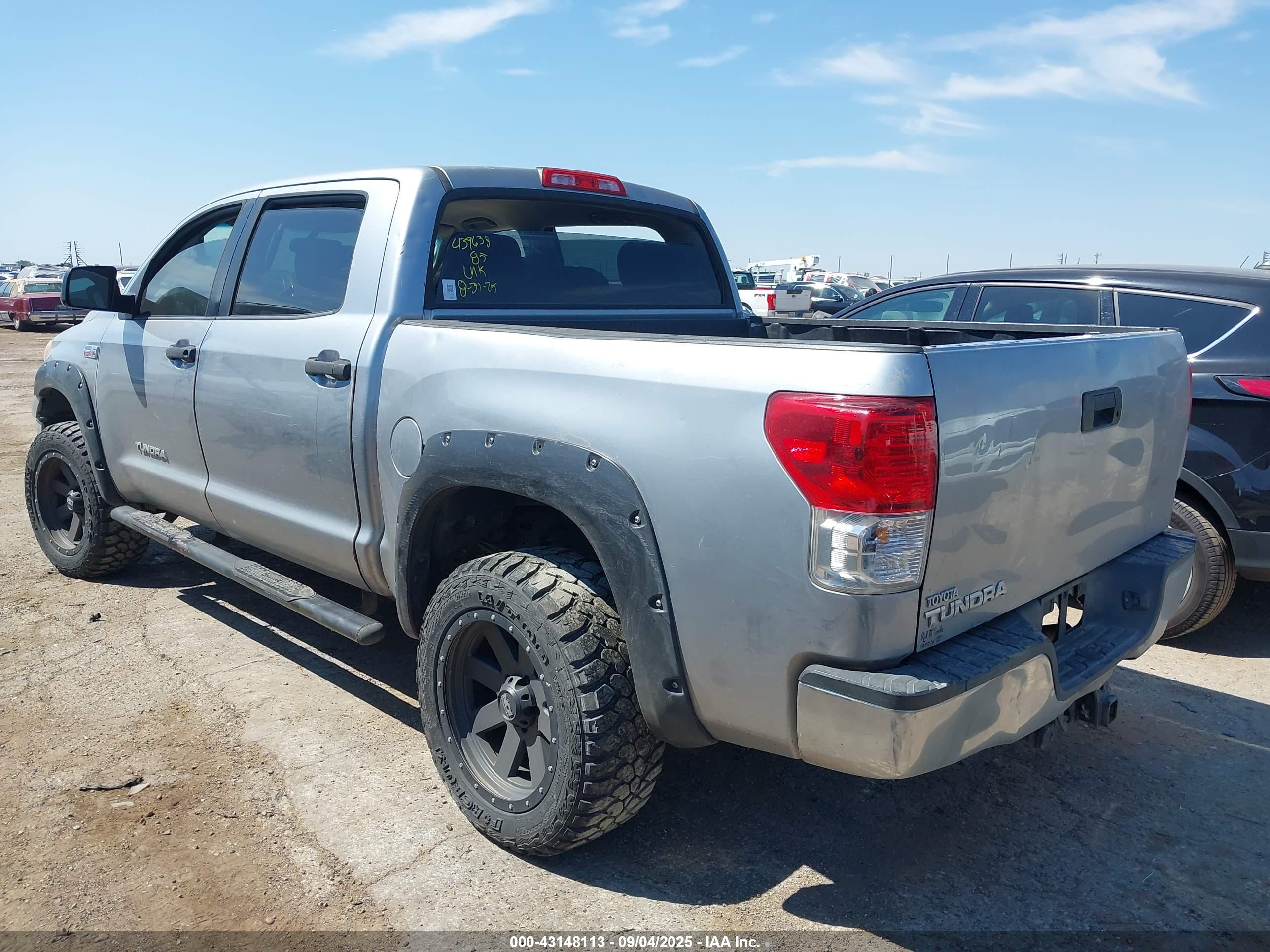 TOYOTA TUNDRA image 3