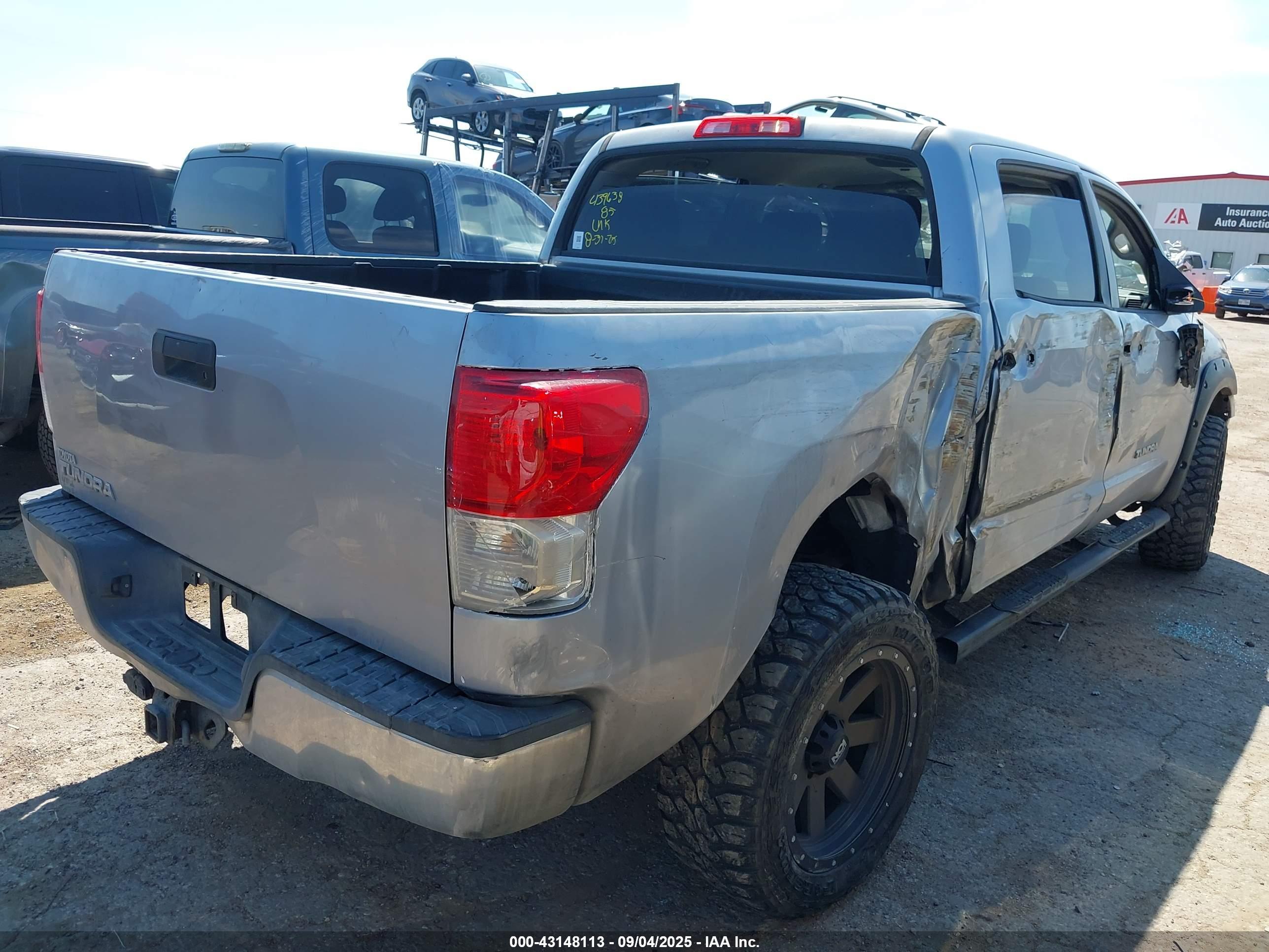 TOYOTA TUNDRA image 4