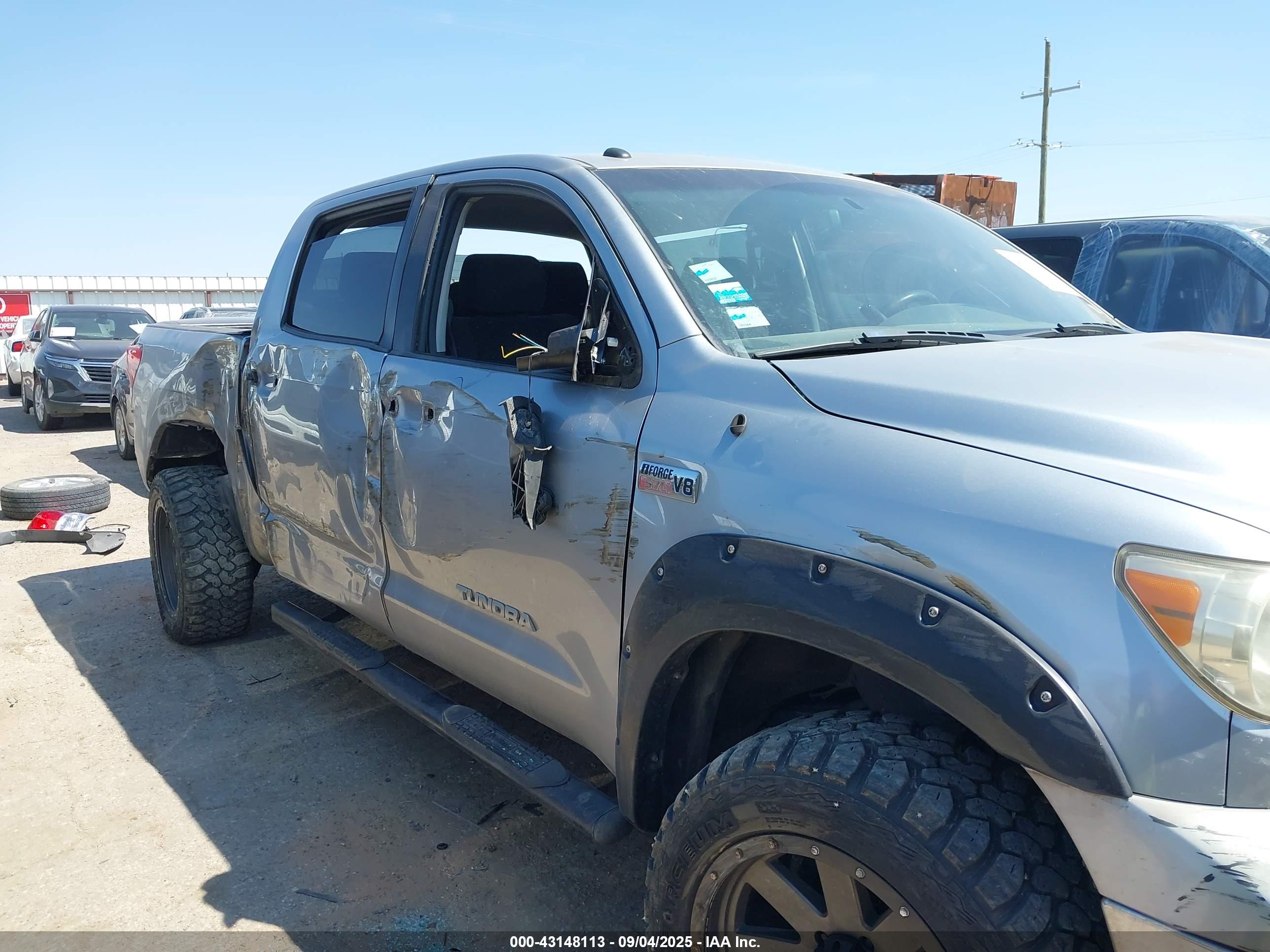 TOYOTA TUNDRA image 6