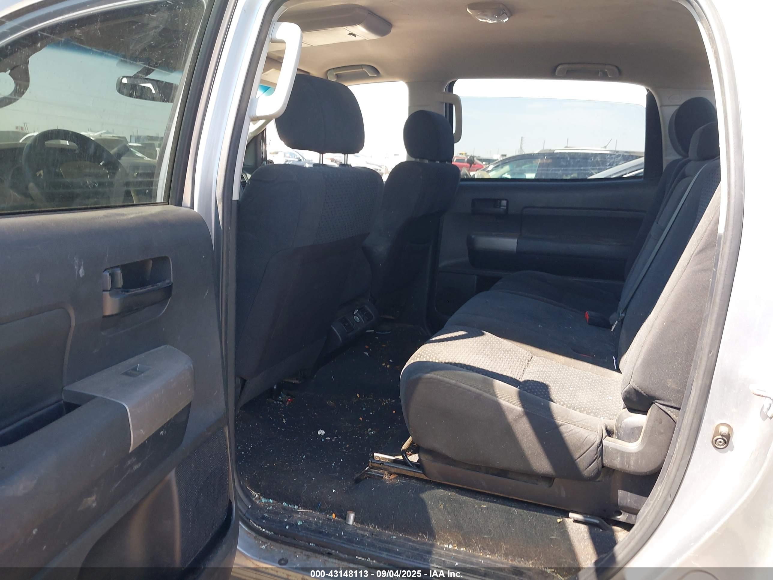 TOYOTA TUNDRA image 8