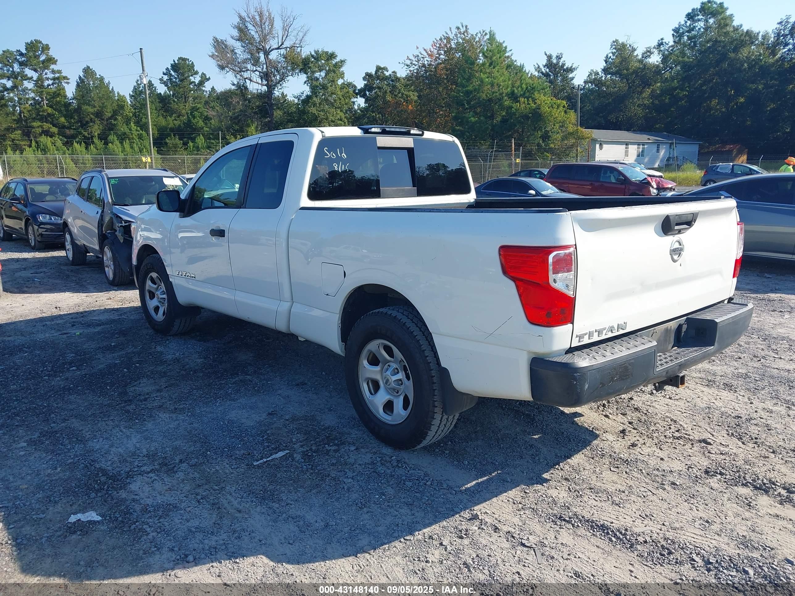 NISSAN TITAN image 3