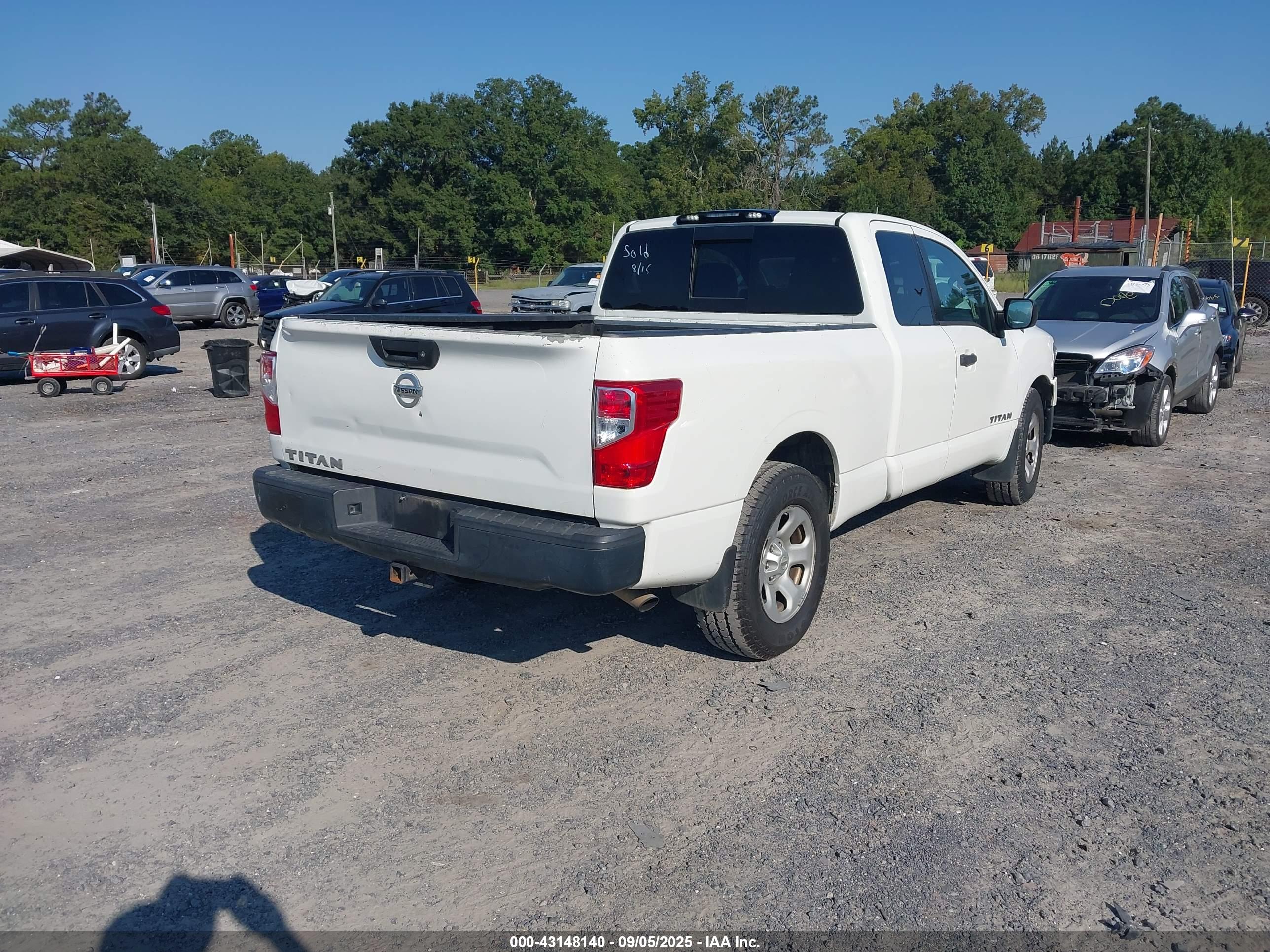 NISSAN TITAN image 4
