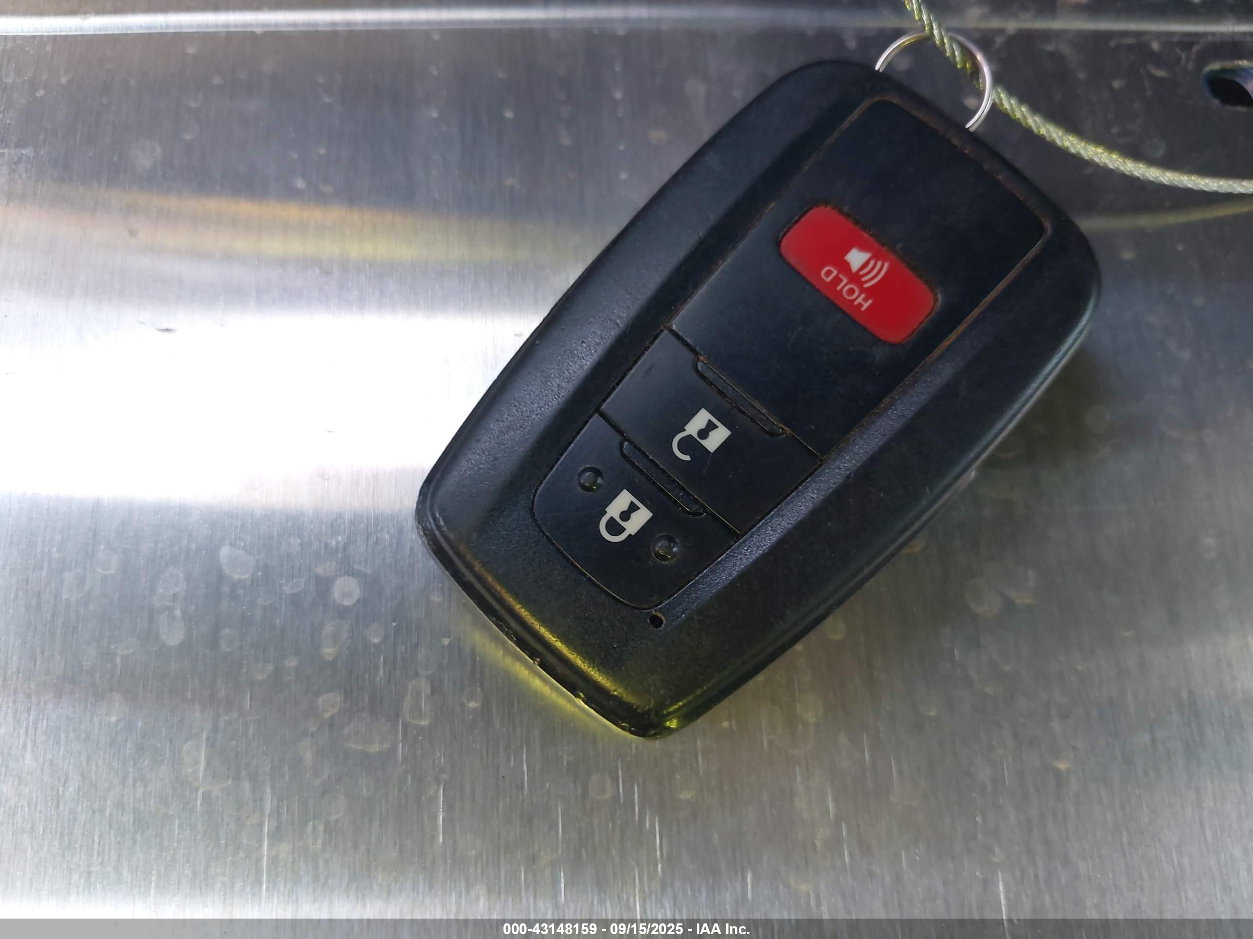 TOYOTA PRIUS image 11