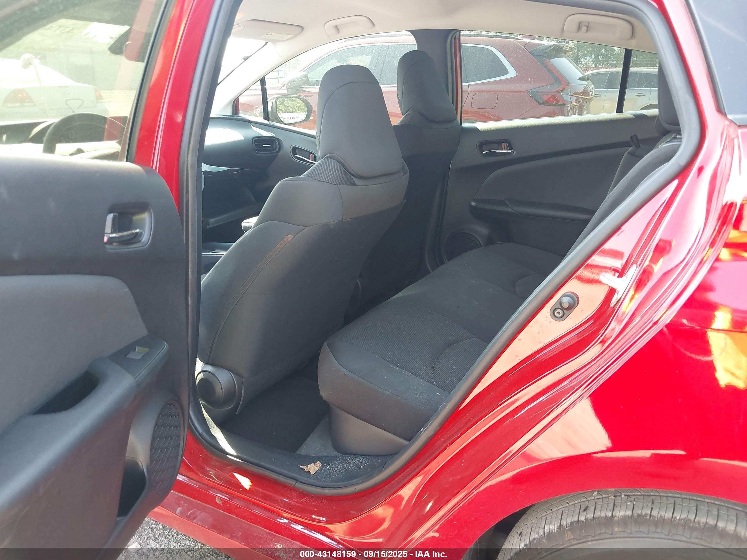 TOYOTA PRIUS image 8