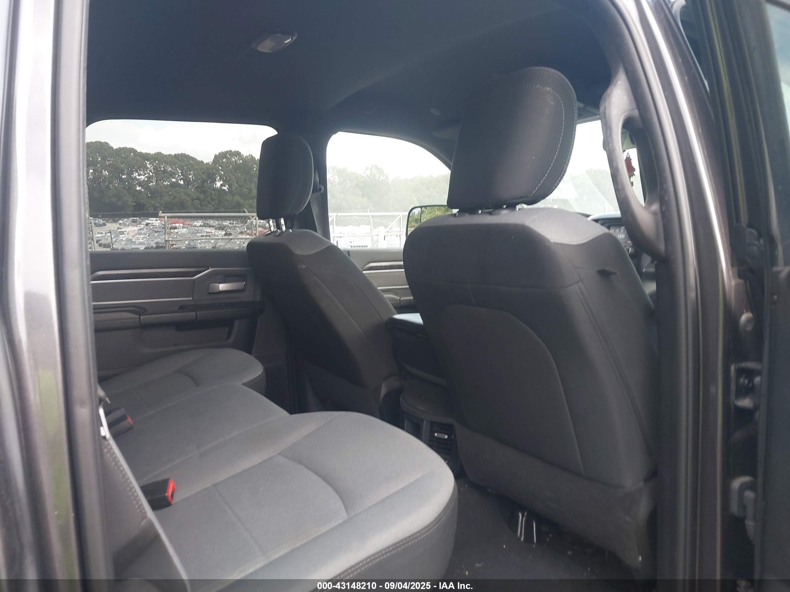 RAM 2500 image 8