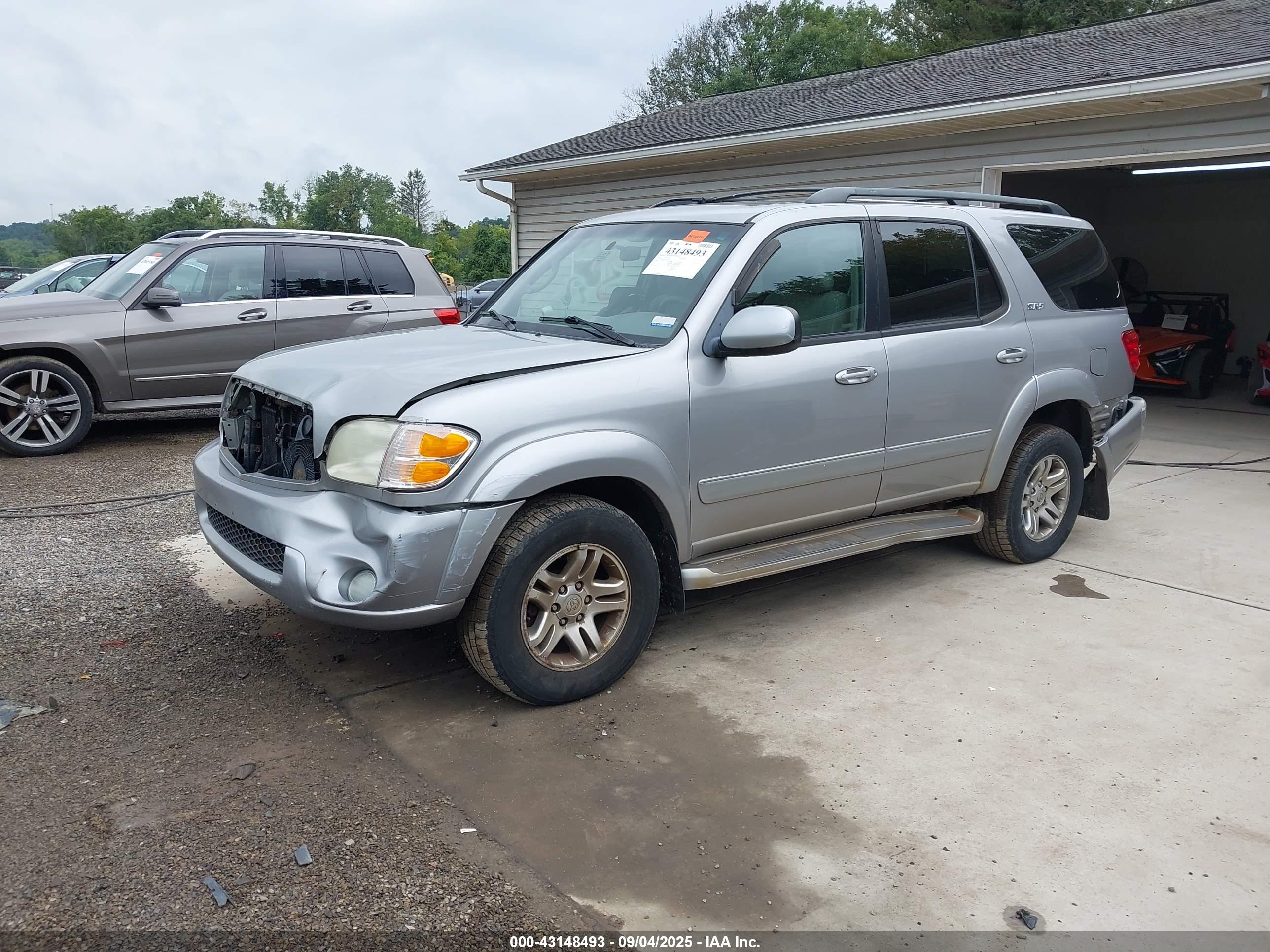 TOYOTA SEQUOIA image 2