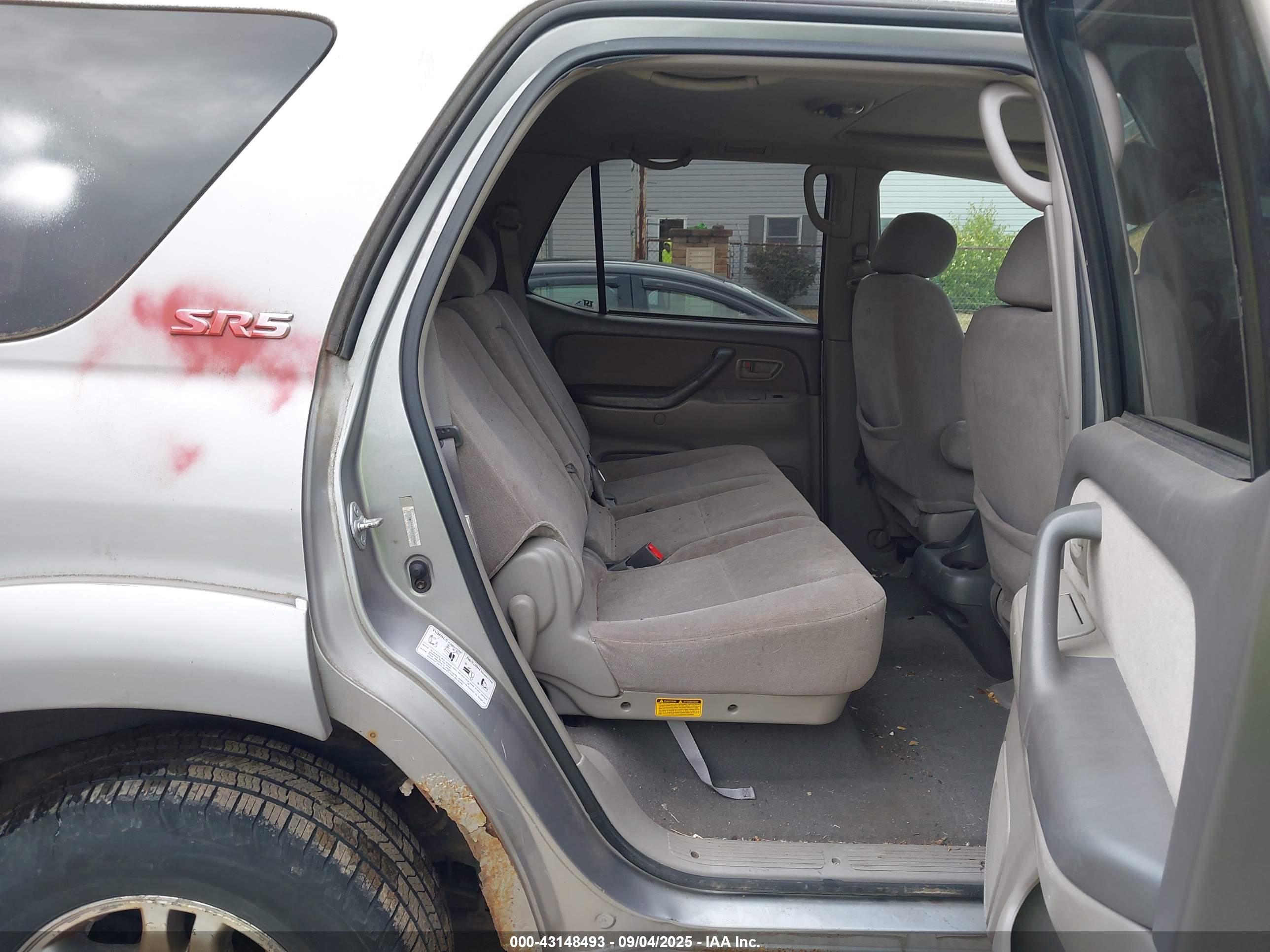 TOYOTA SEQUOIA image 8