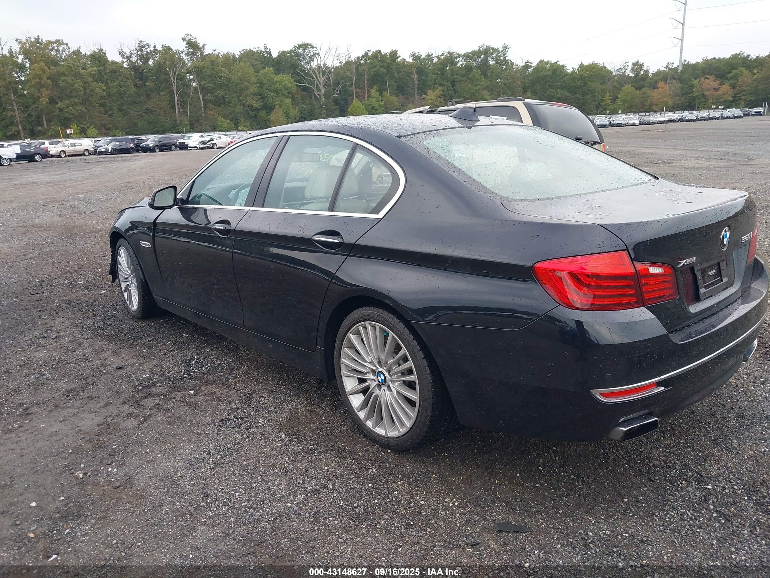 BMW 550I image 3