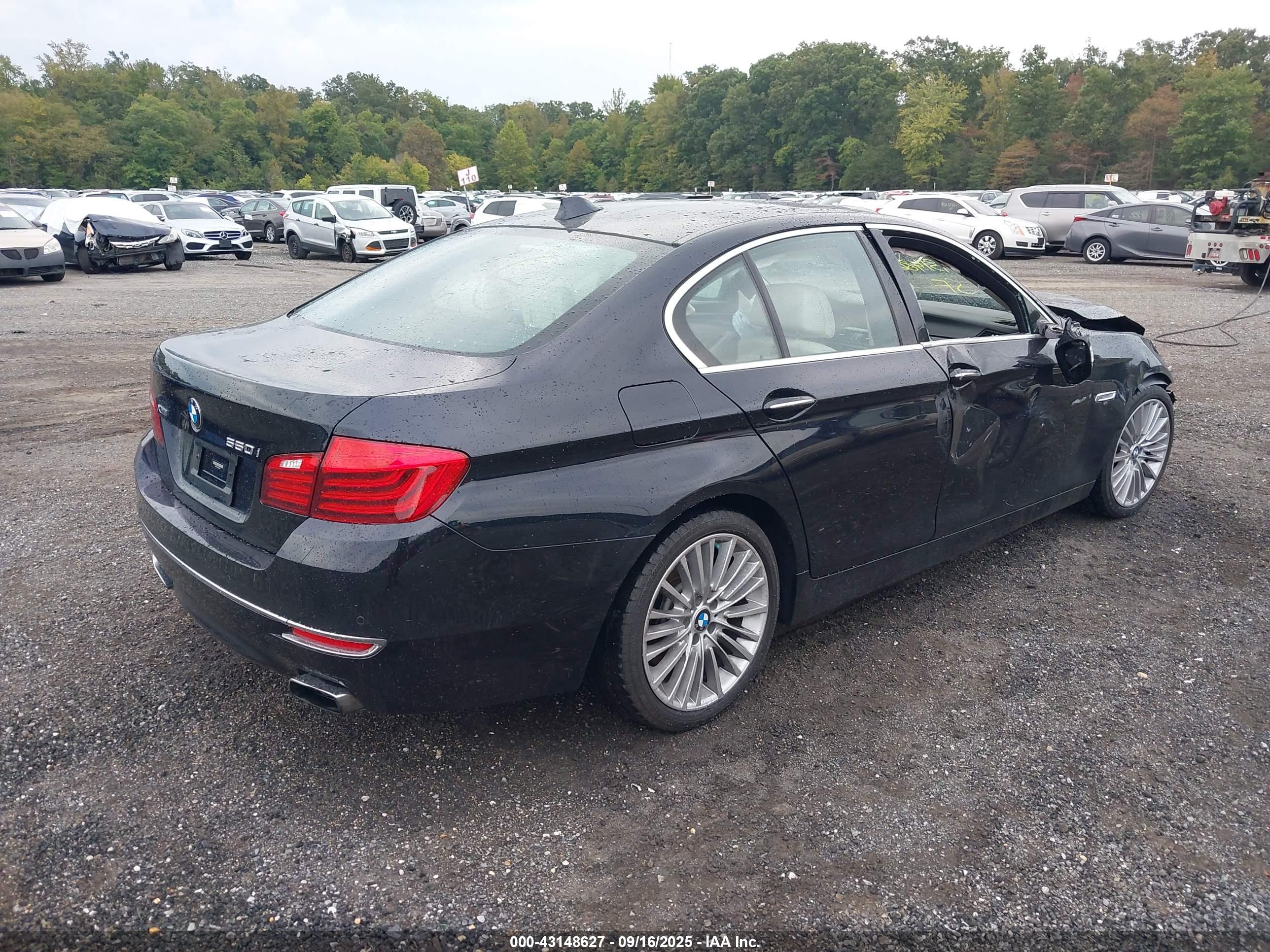 BMW 550I image 4
