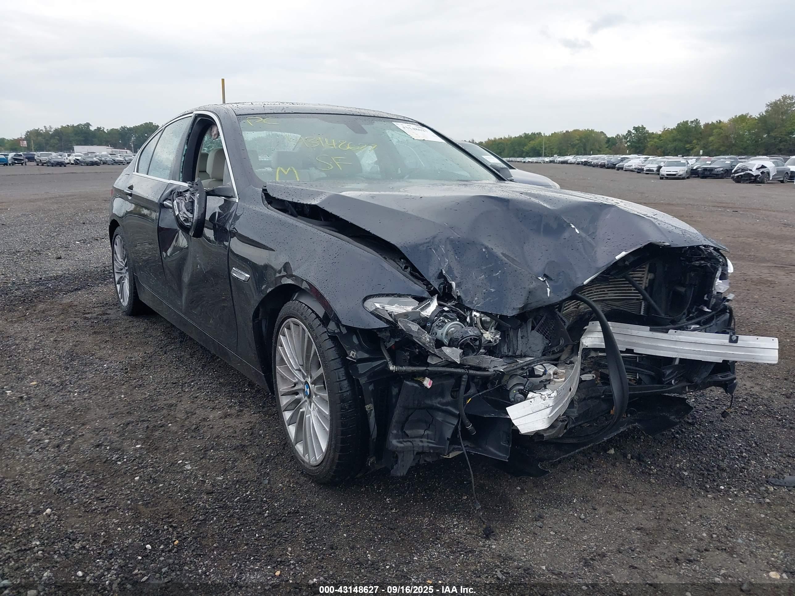 BMW 550I image 6