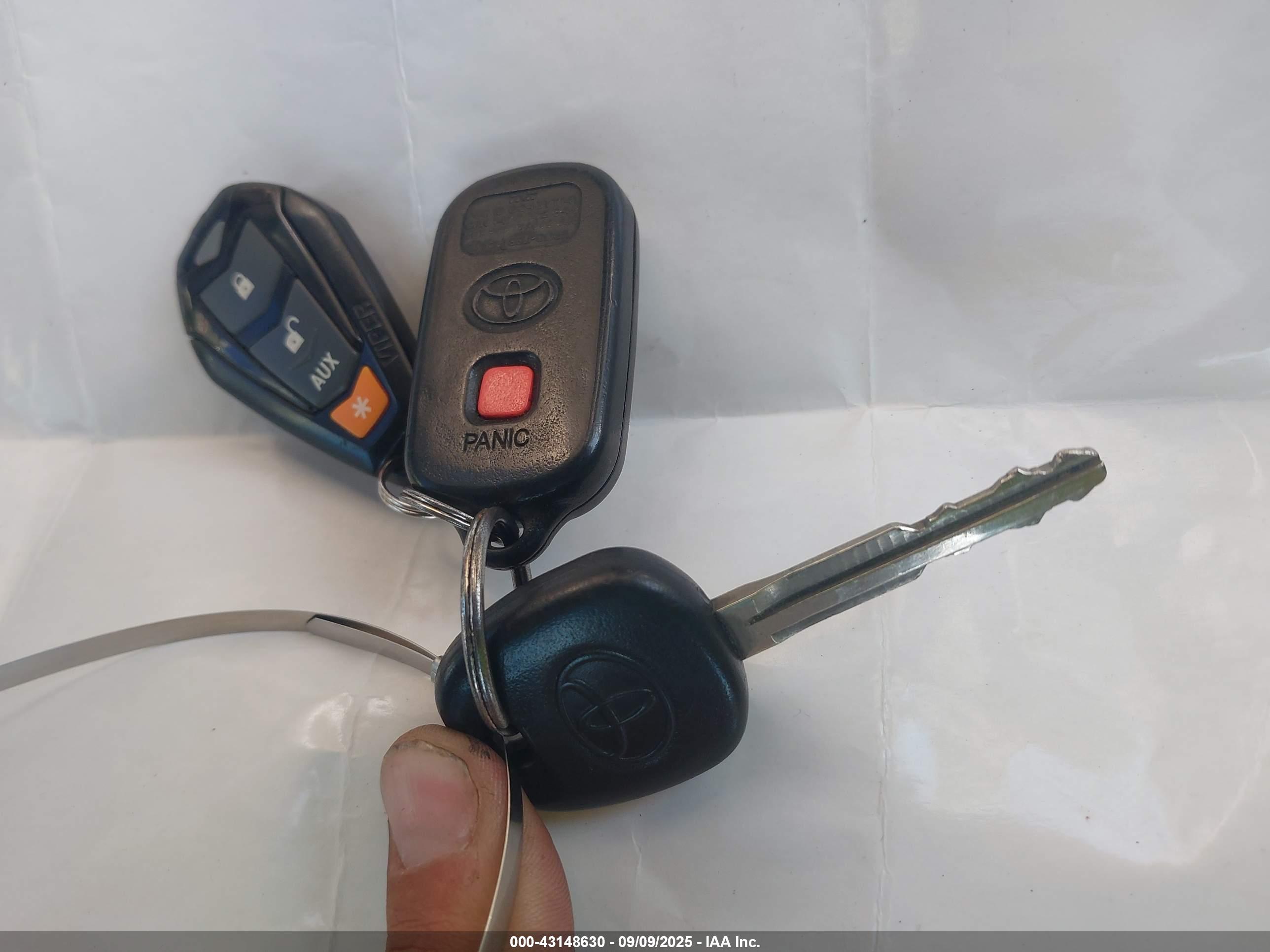 TOYOTA CAMRY image 11