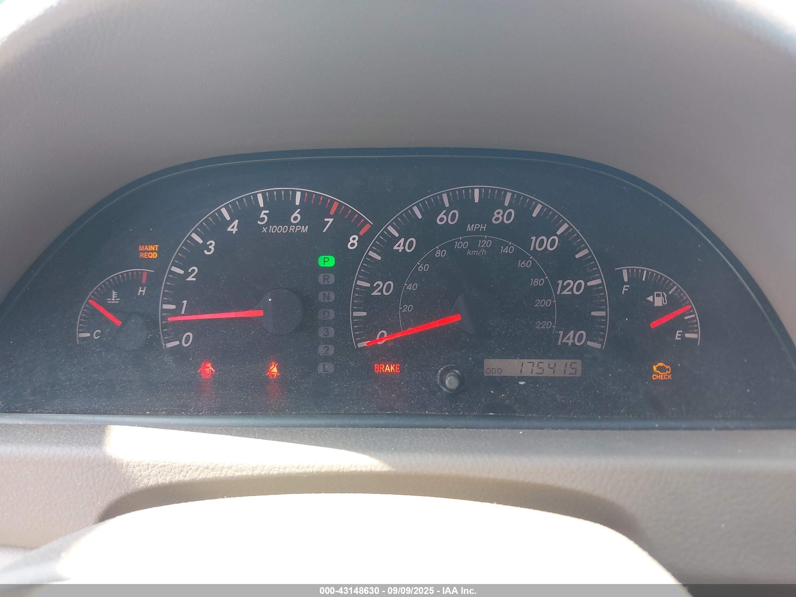 TOYOTA CAMRY image 7