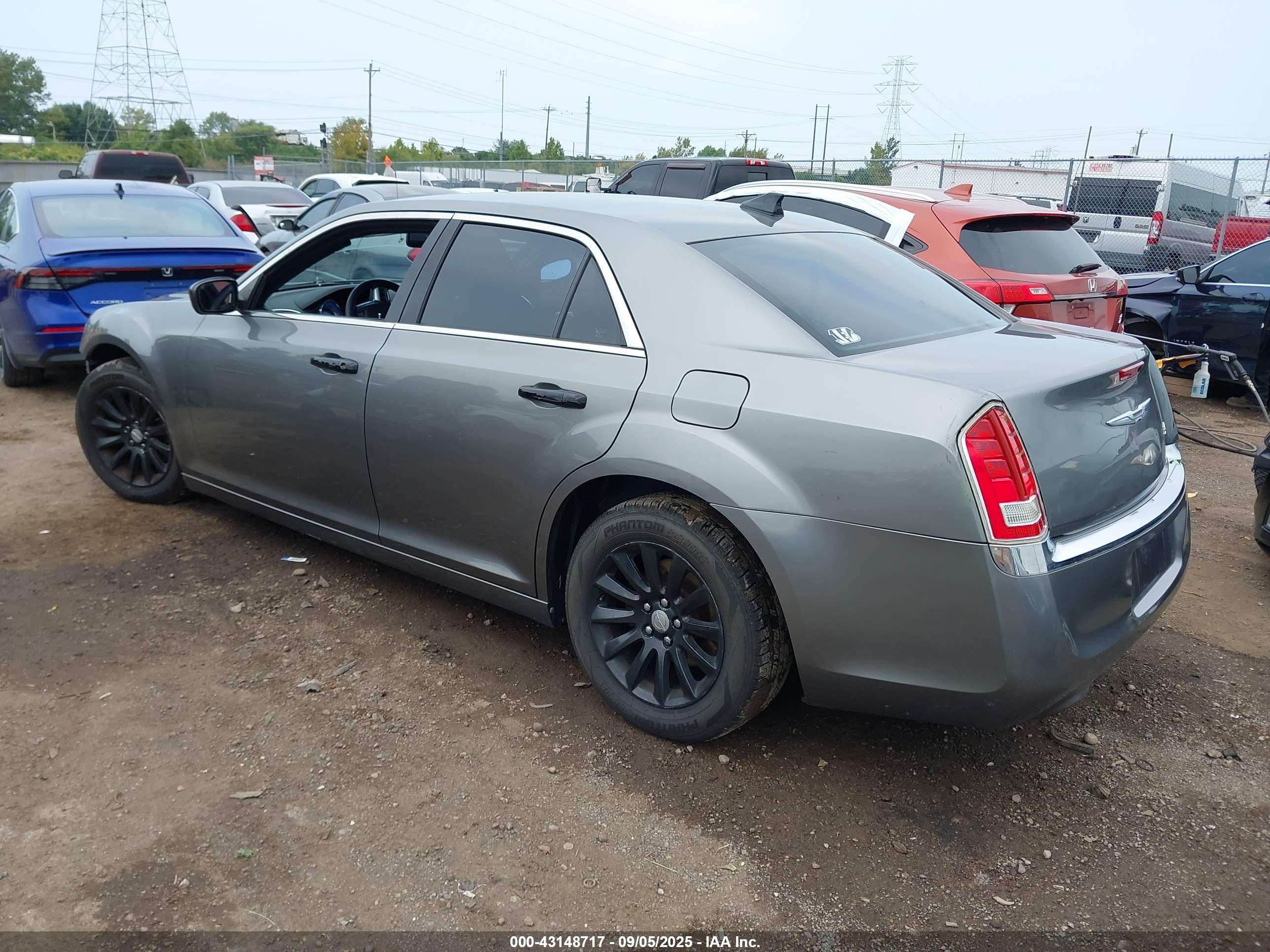 CHRYSLER 300 image 3