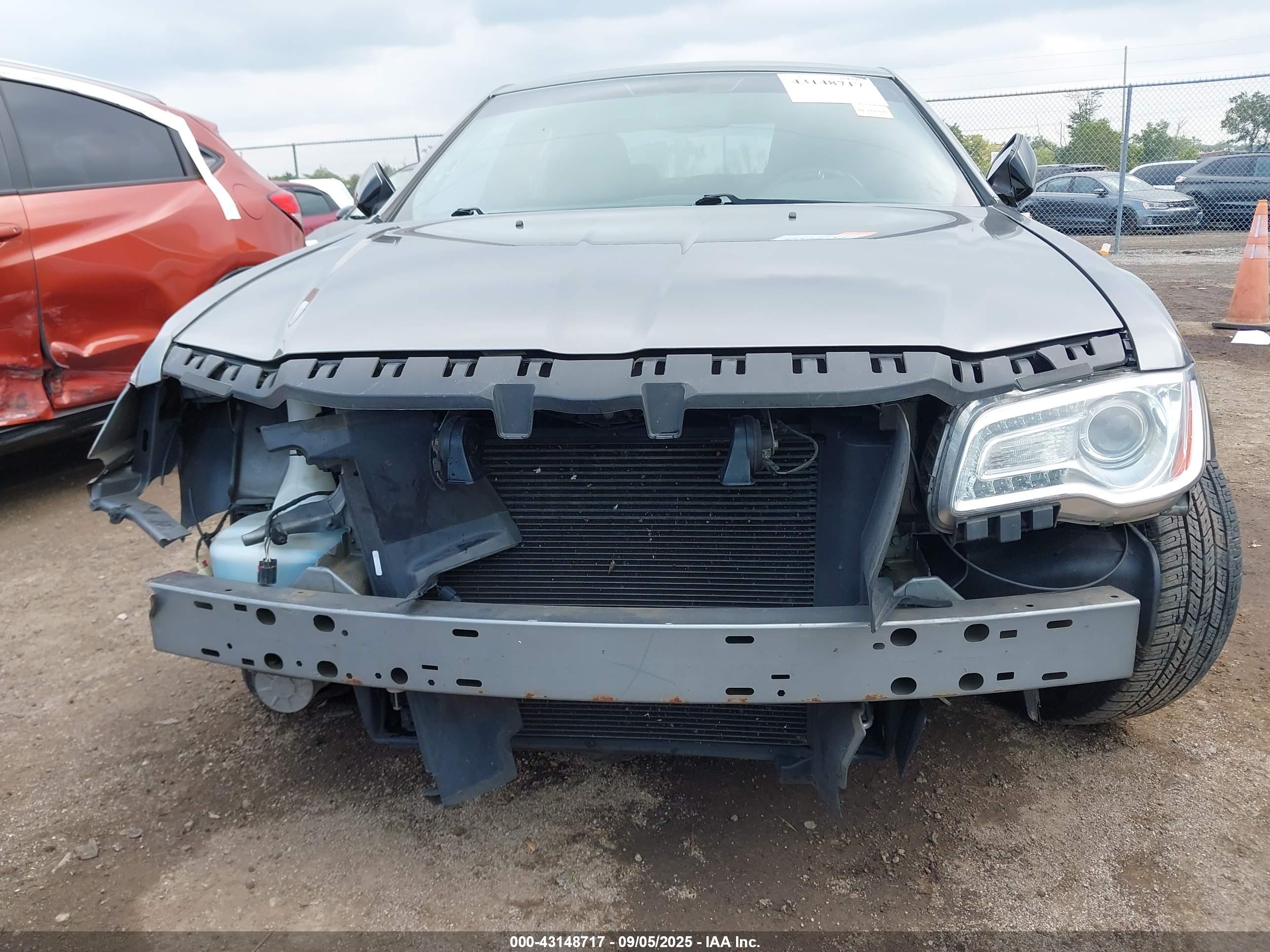 CHRYSLER 300 image 6