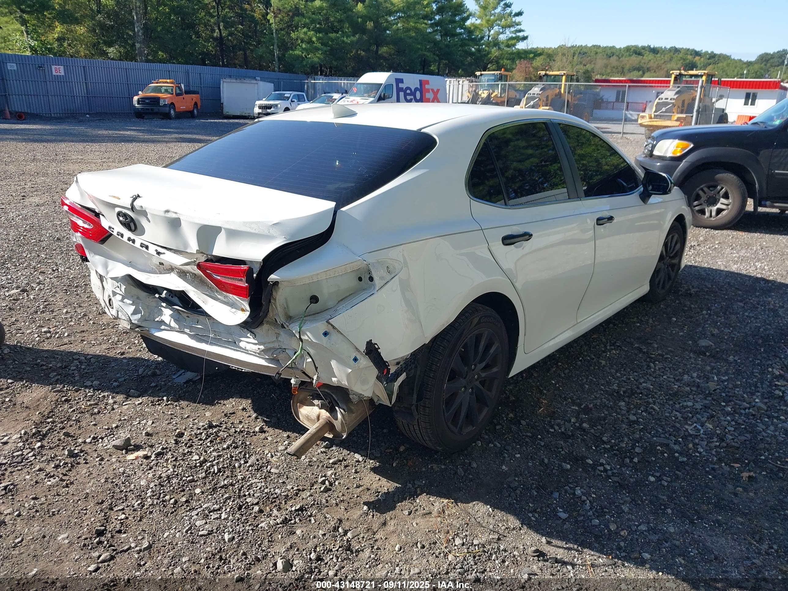 TOYOTA CAMRY image 4