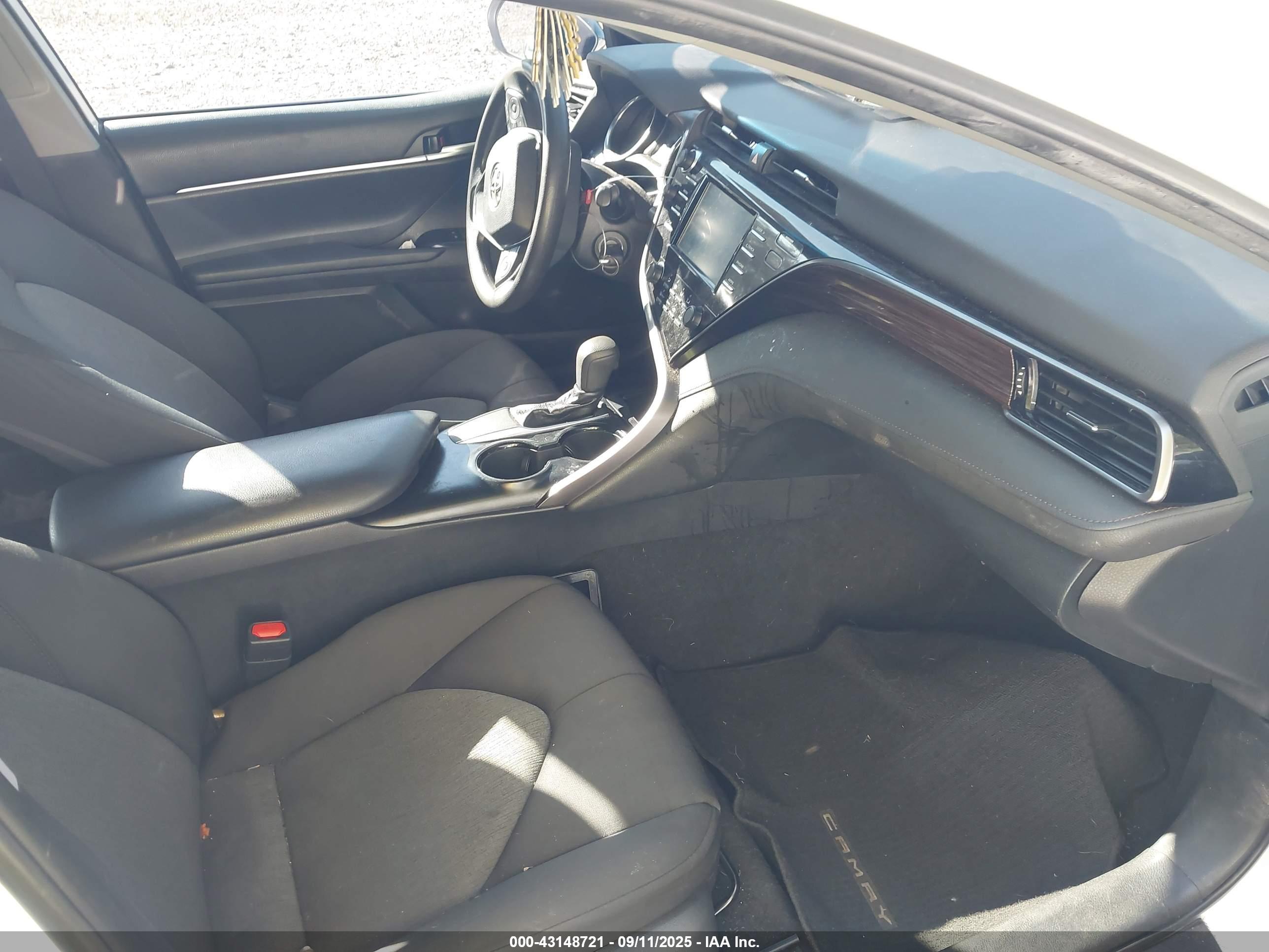 TOYOTA CAMRY image 5