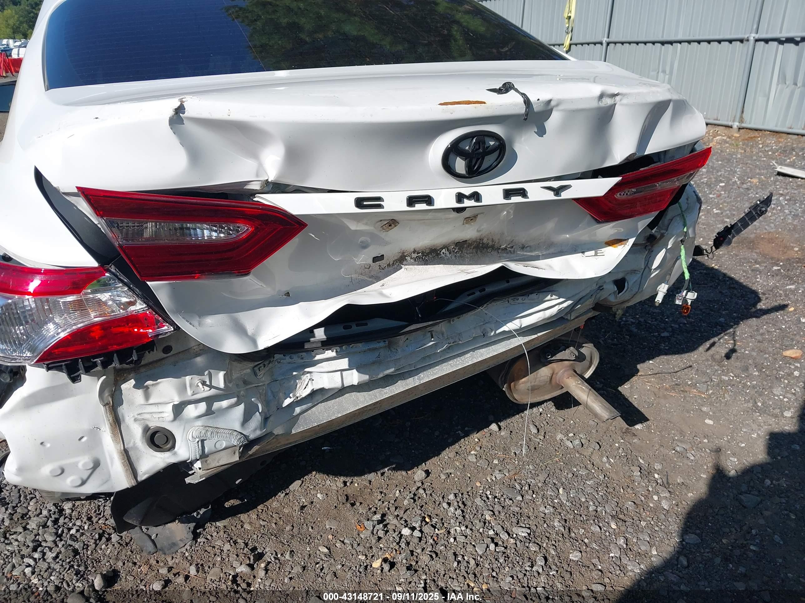 TOYOTA CAMRY image 6