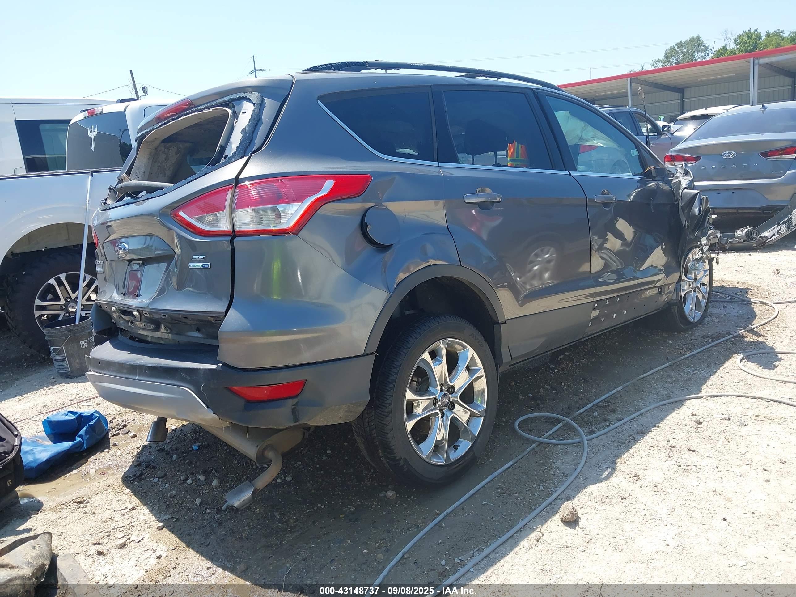 FORD ESCAPE image 4