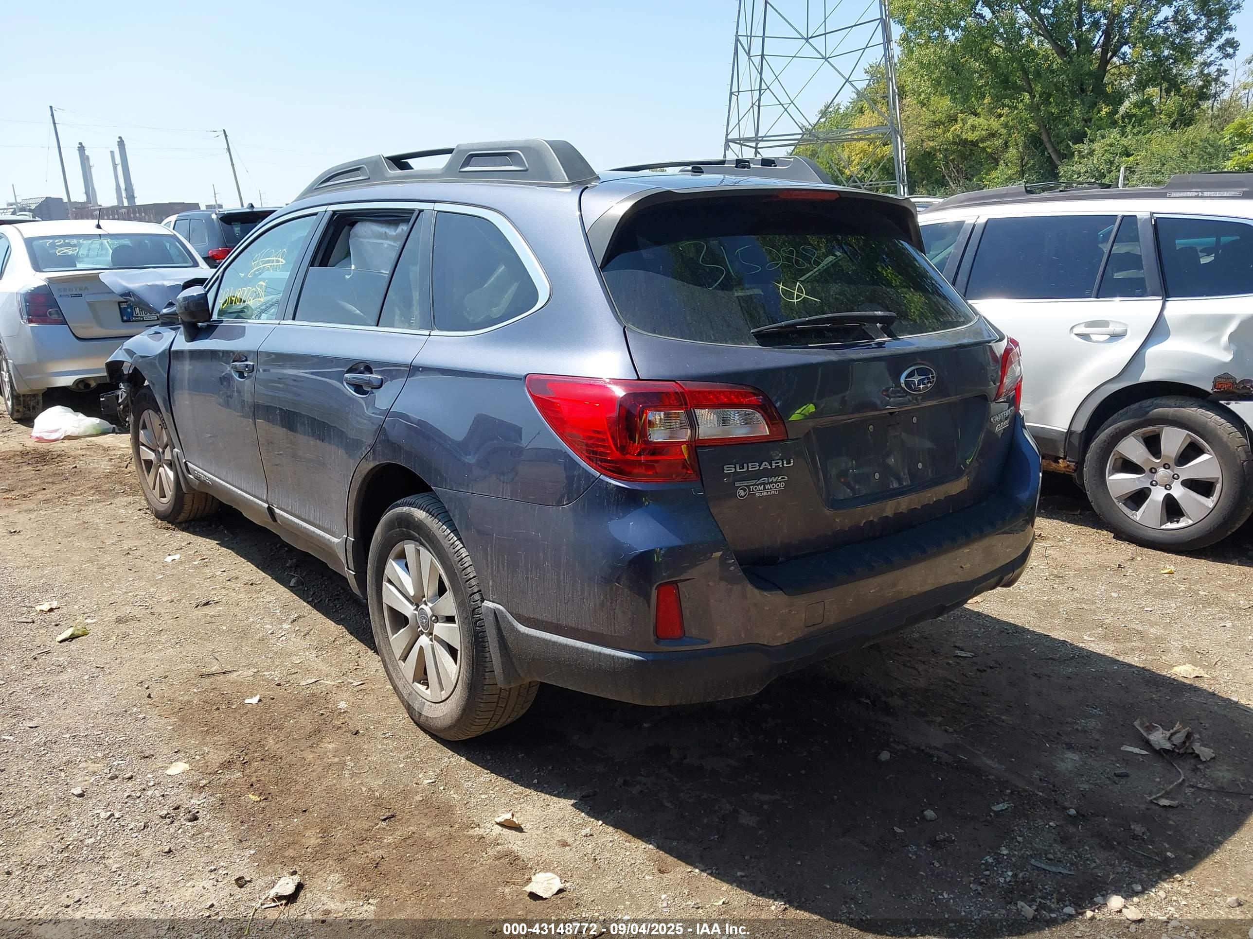 SUBARU OUTBACK image 3