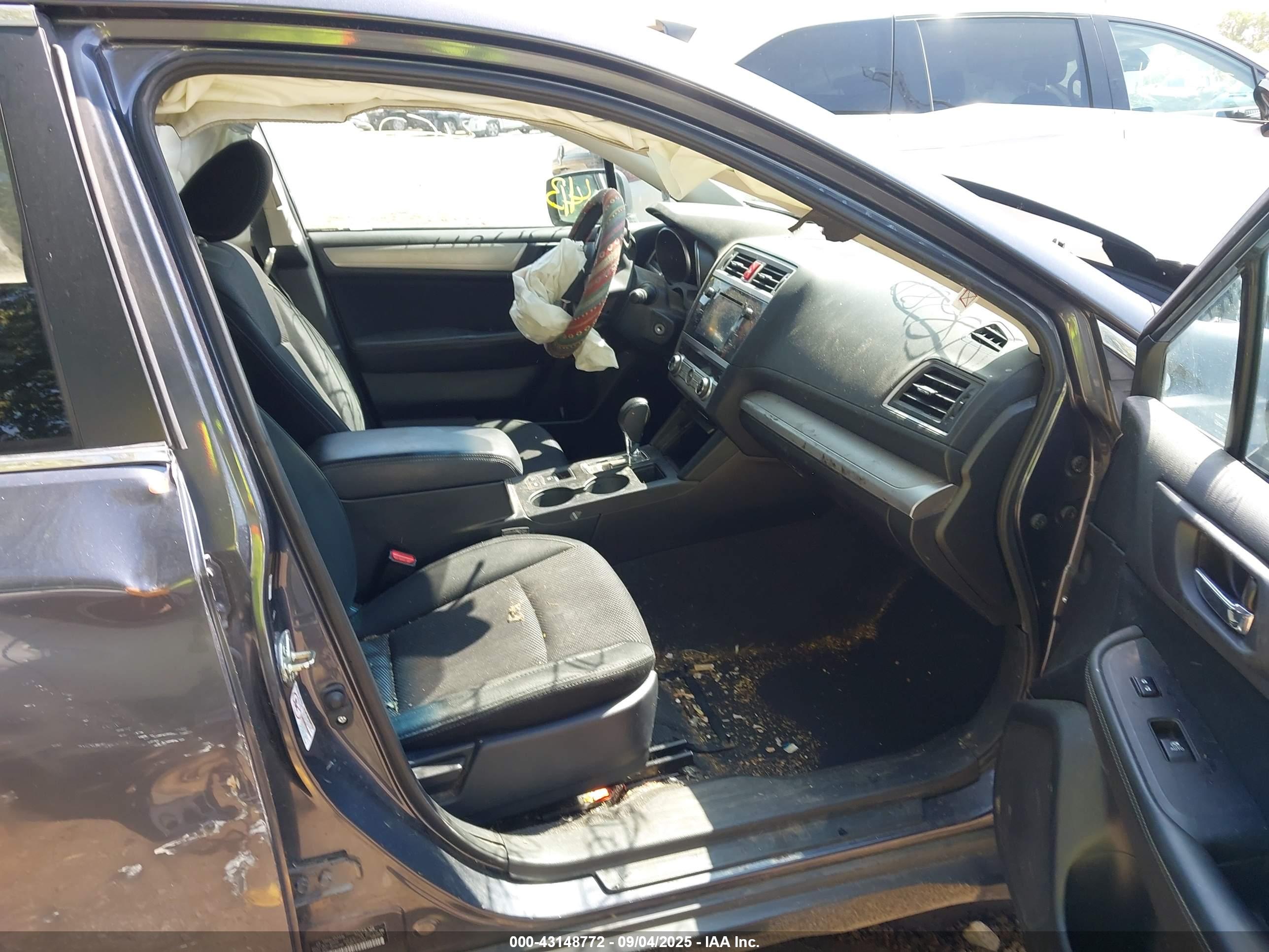 SUBARU OUTBACK image 5
