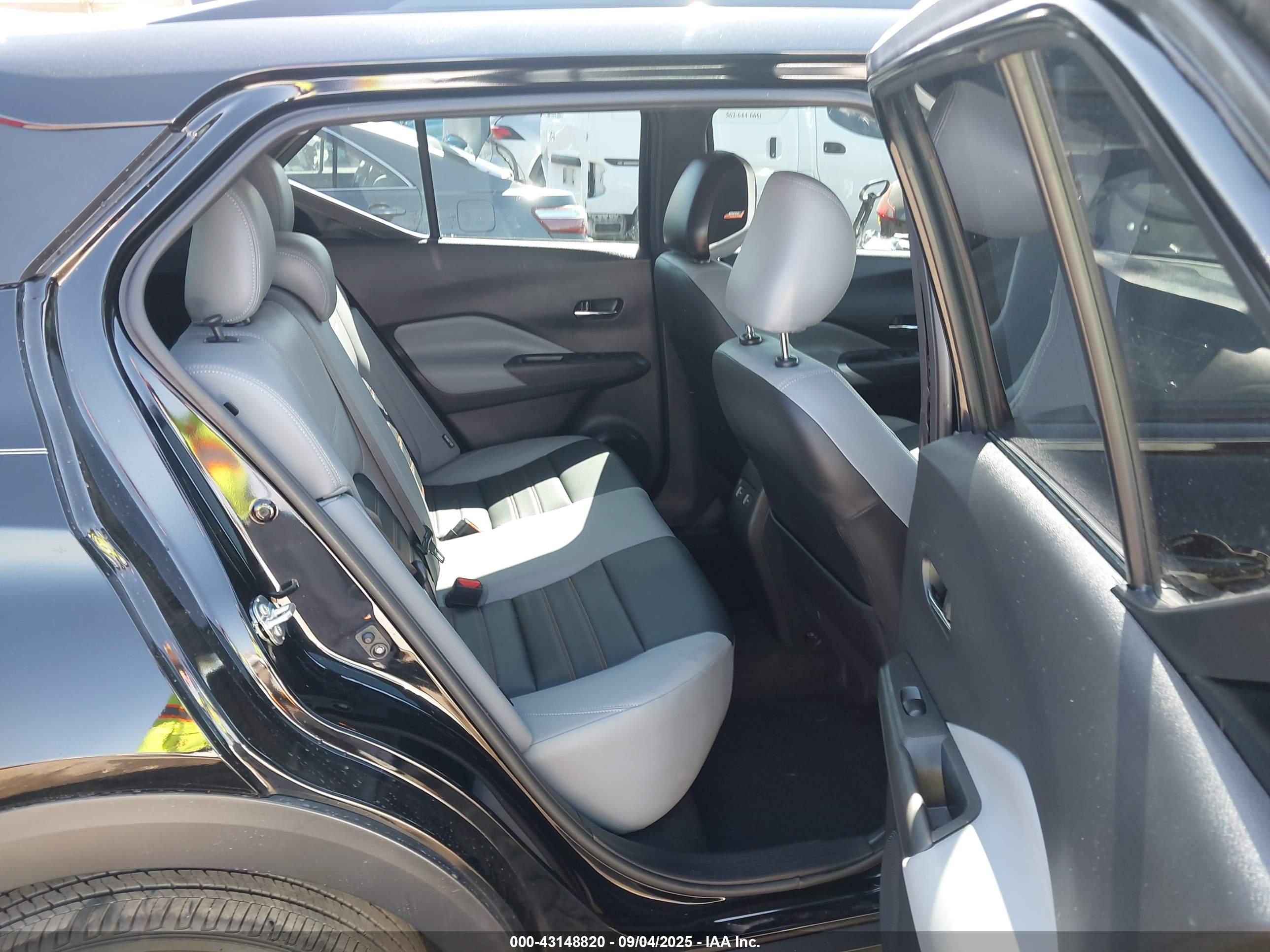 NISSAN KICKS image 8