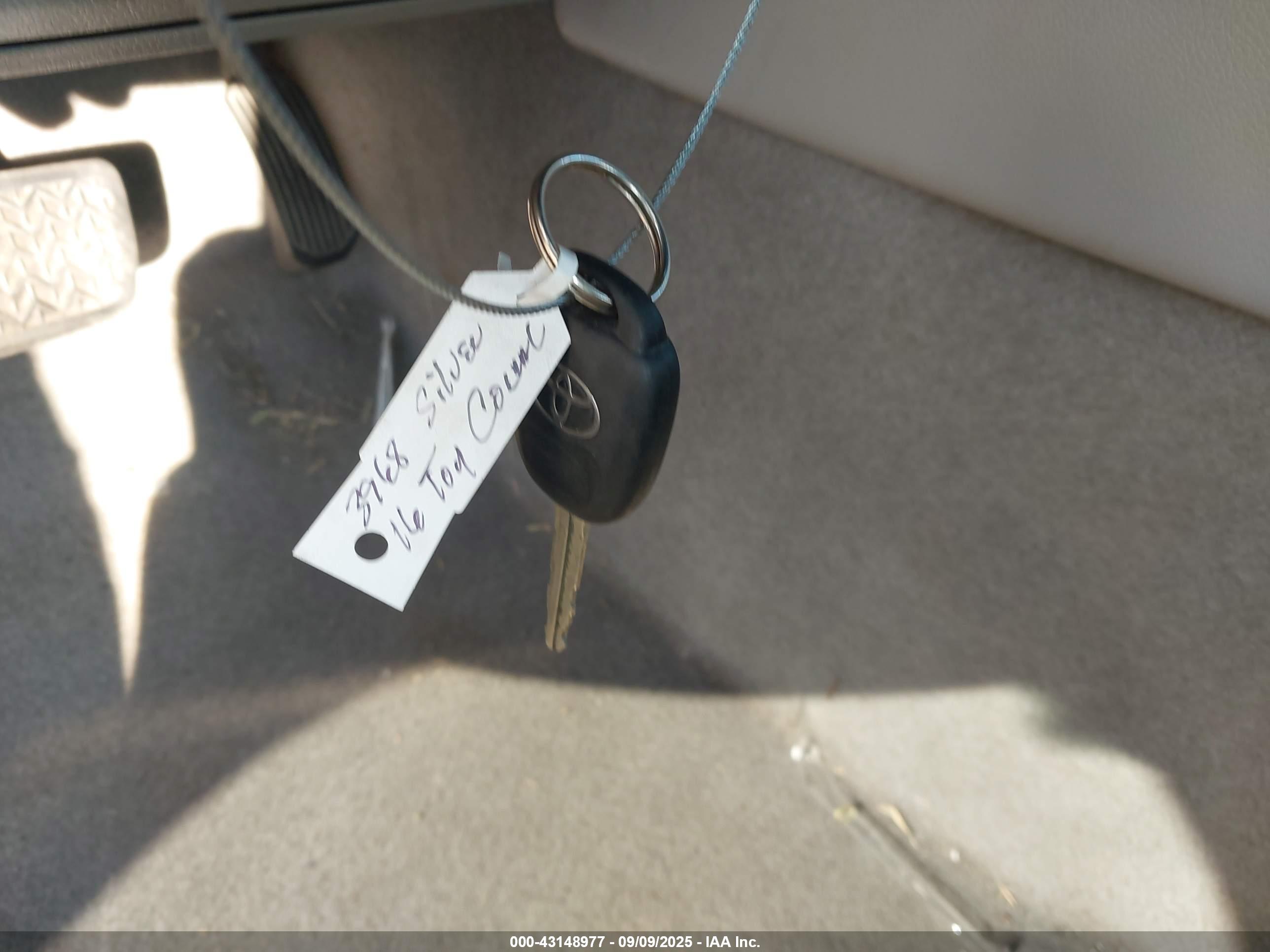 TOYOTA CAMRY image 11