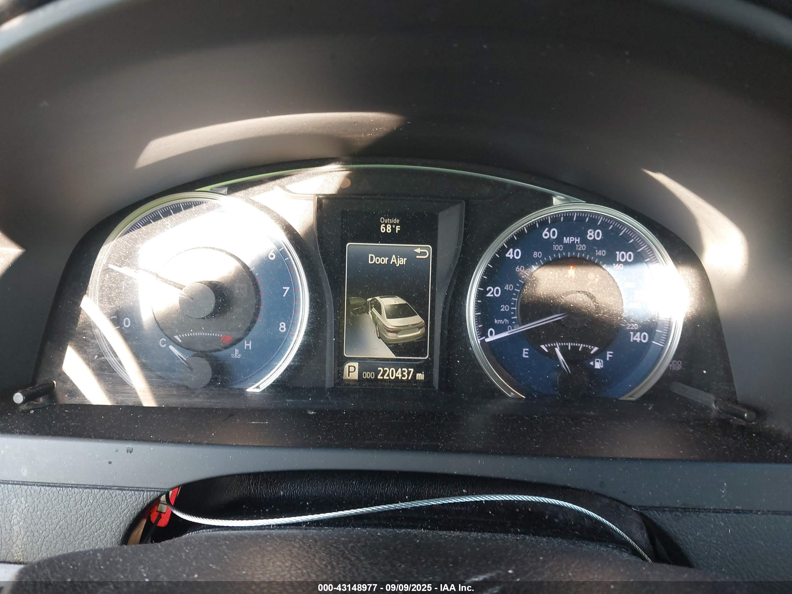 TOYOTA CAMRY image 7