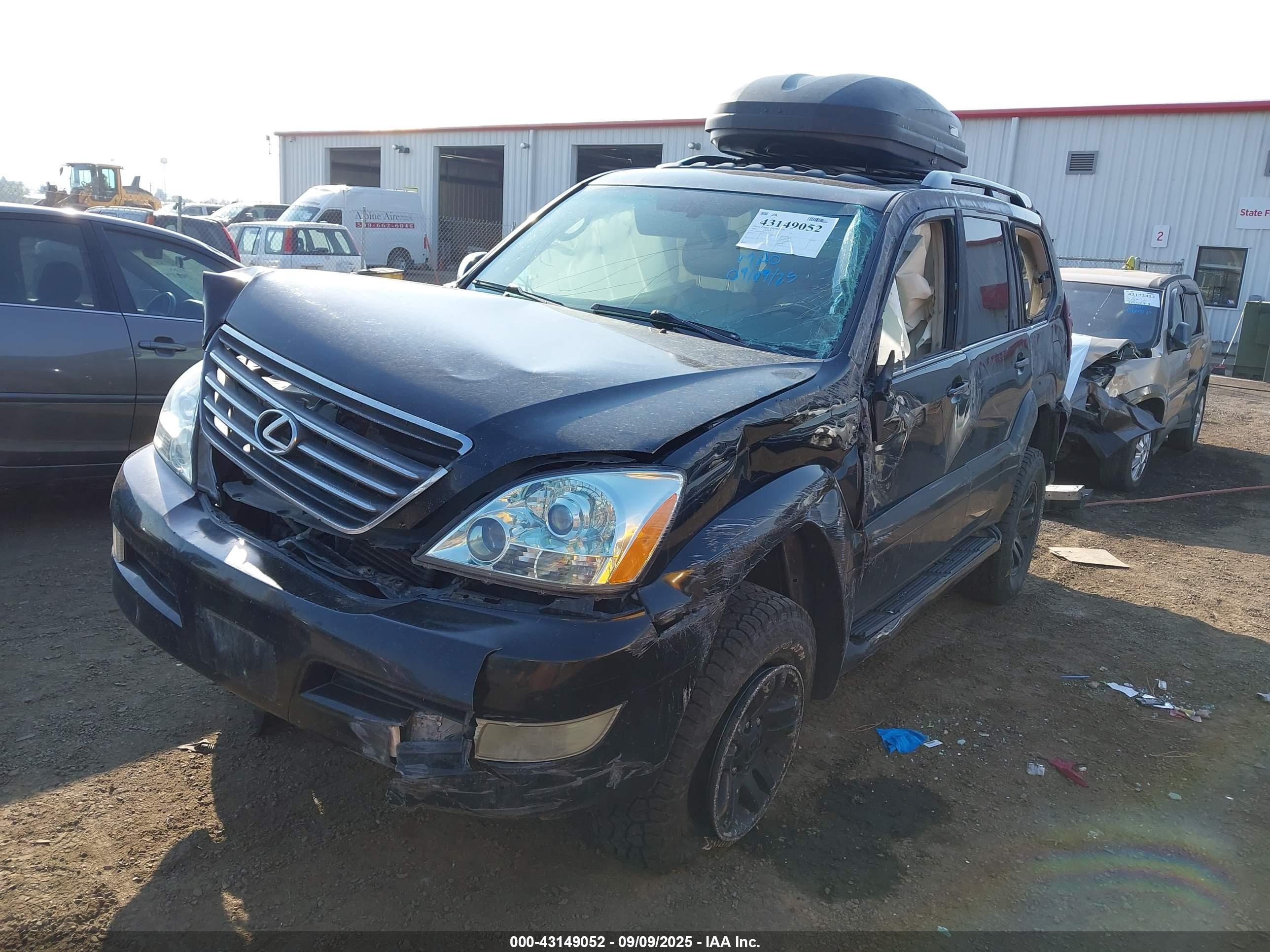 LEXUS GX image 2