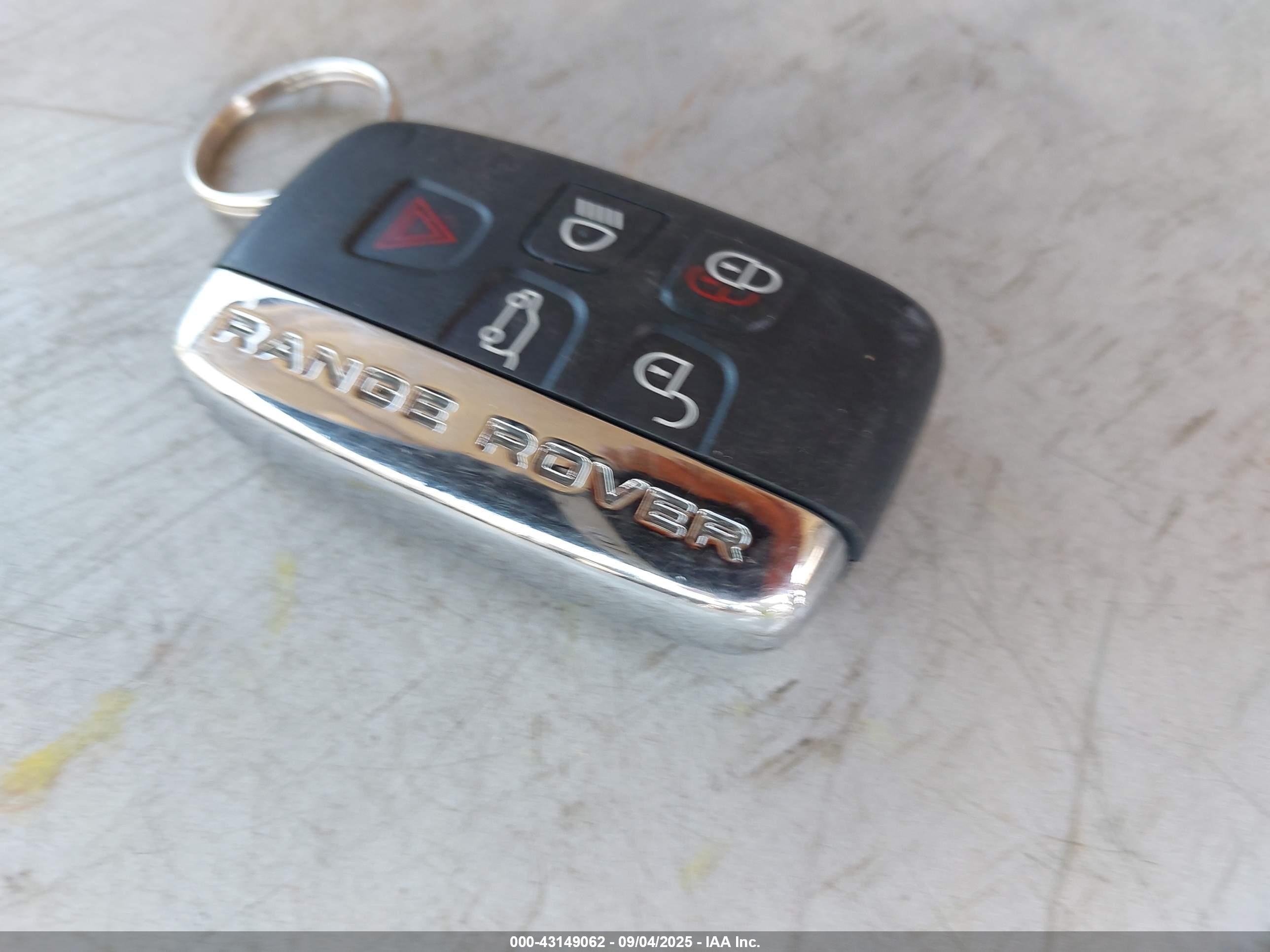 LAND ROVER image 11