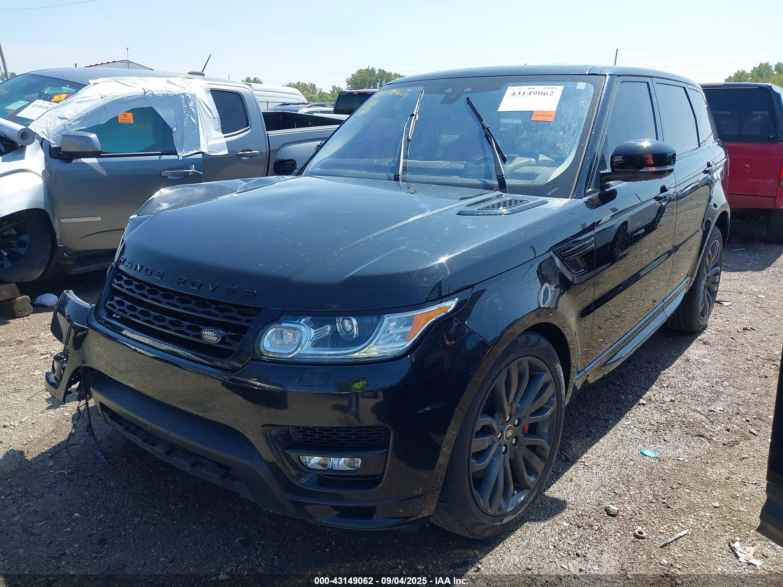LAND ROVER image 2