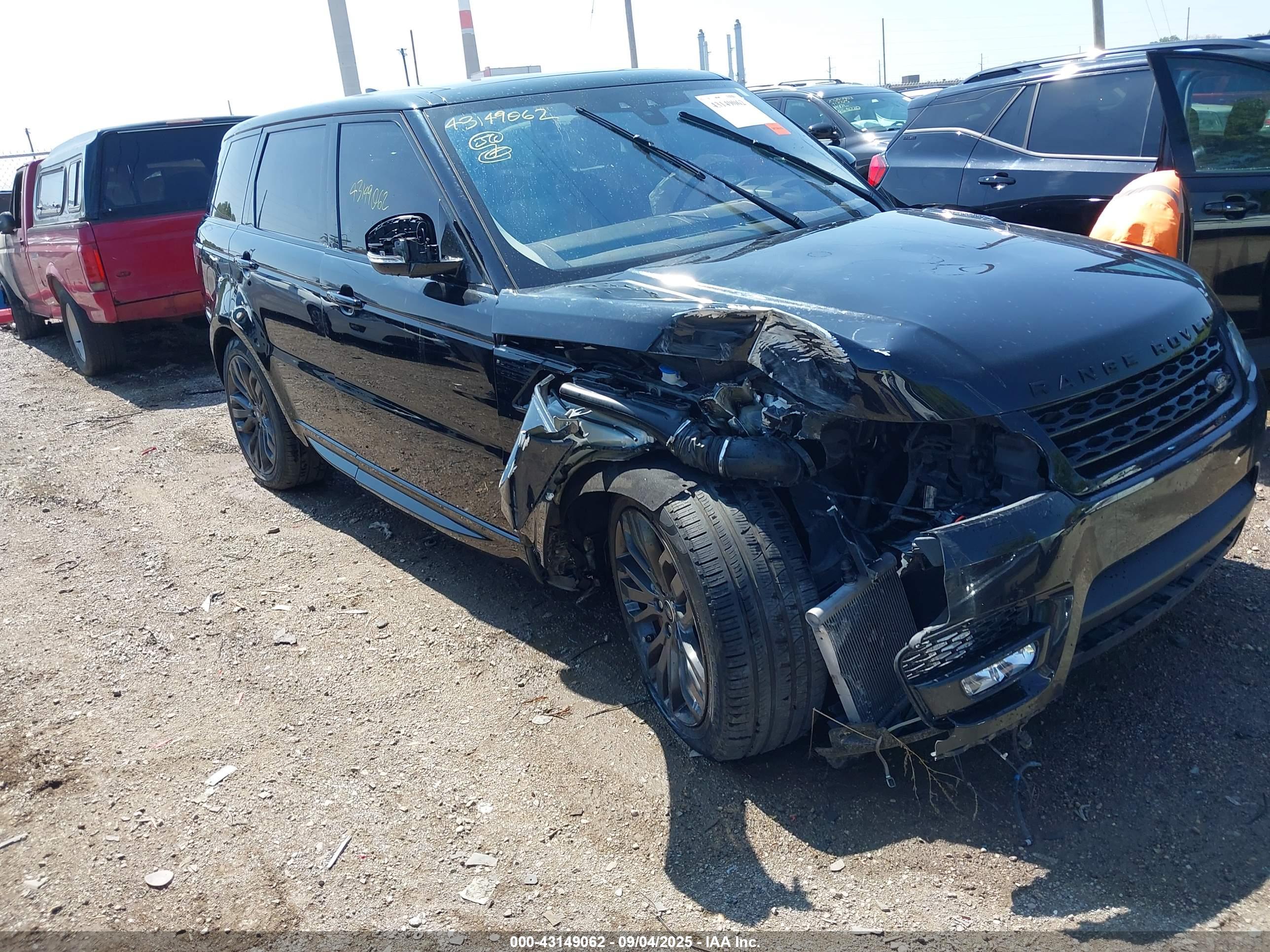 LAND ROVER image 6