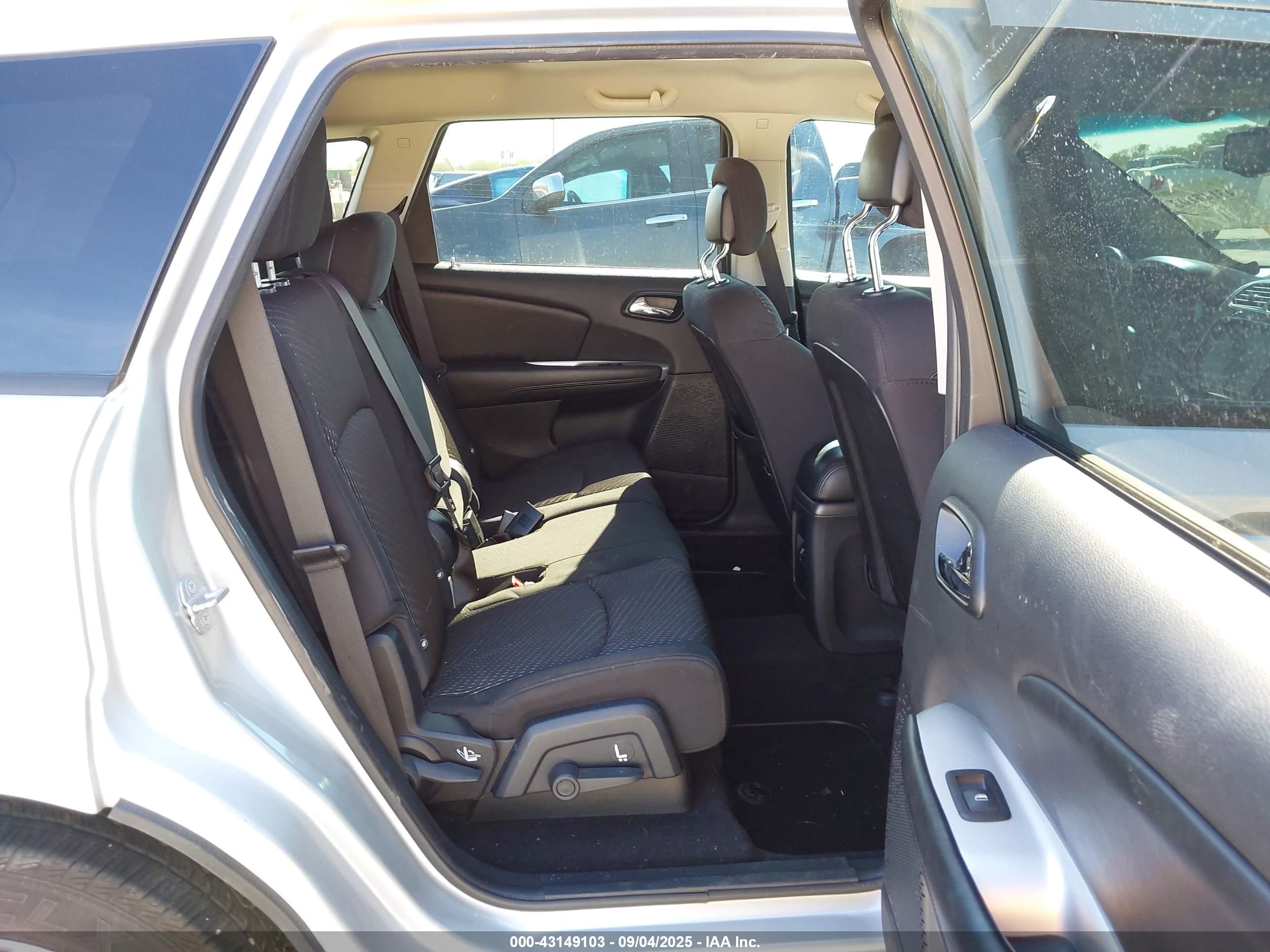 DODGE JOURNEY image 8