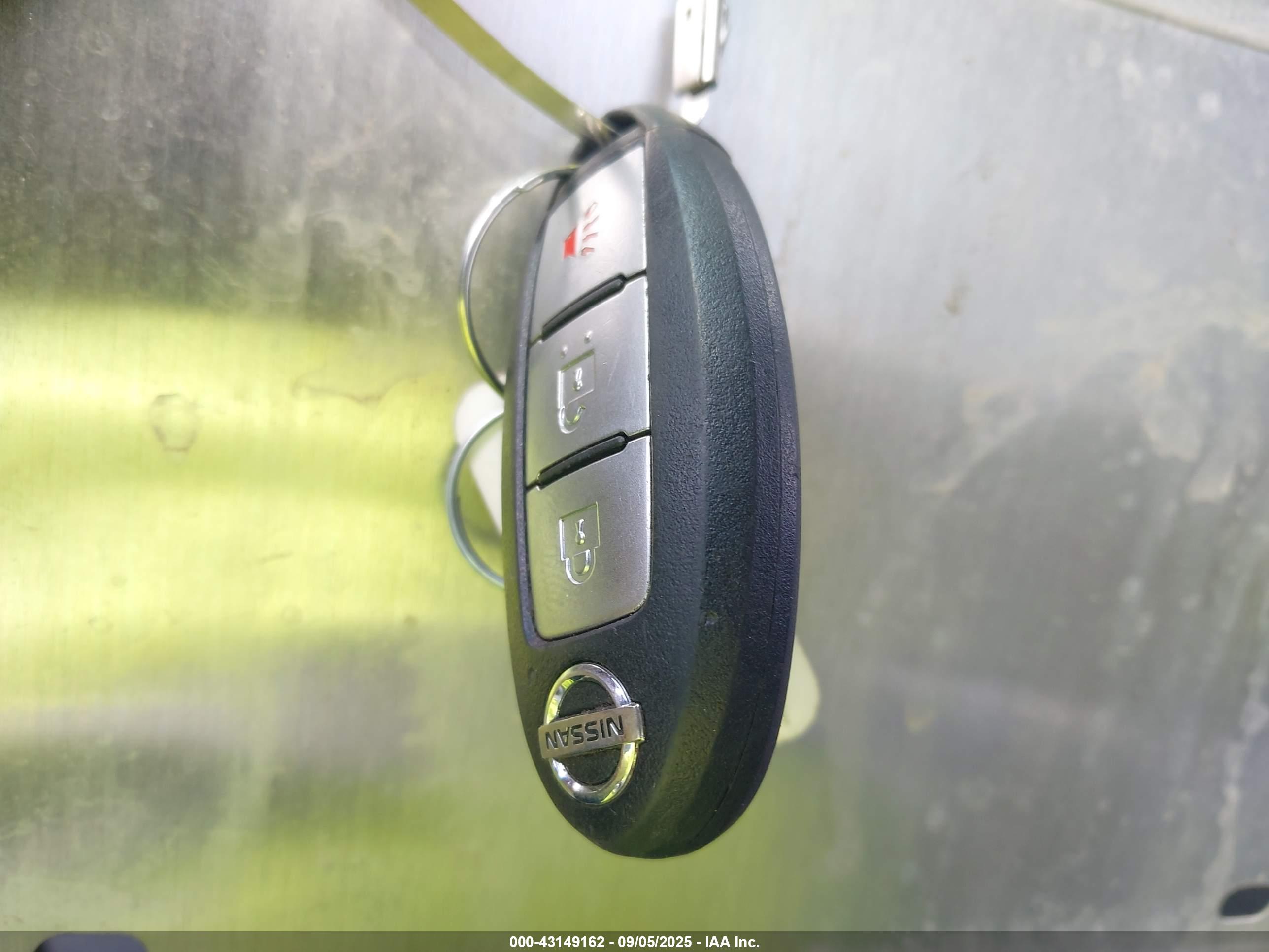 NISSAN TITAN image 11