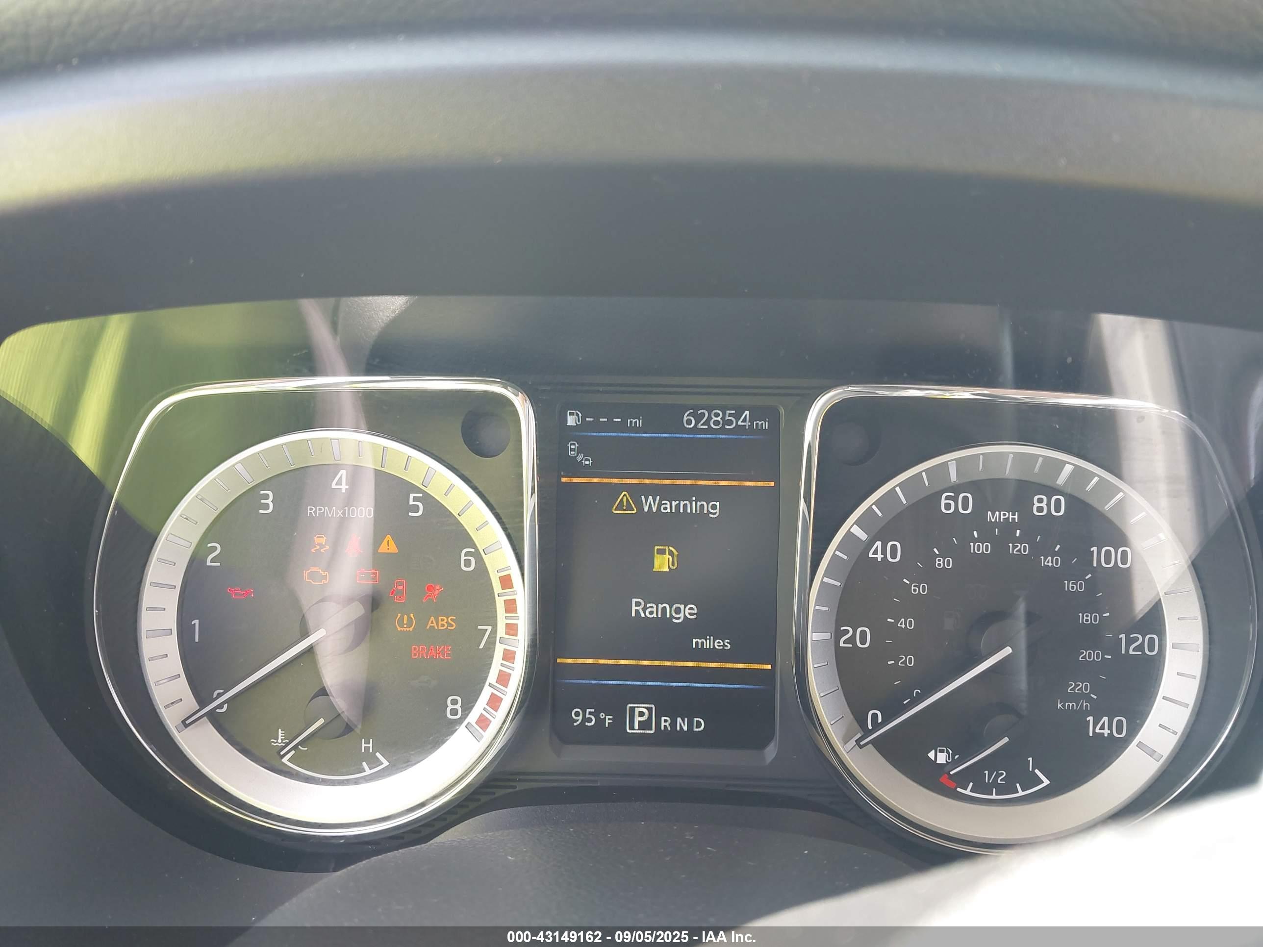 NISSAN TITAN image 7