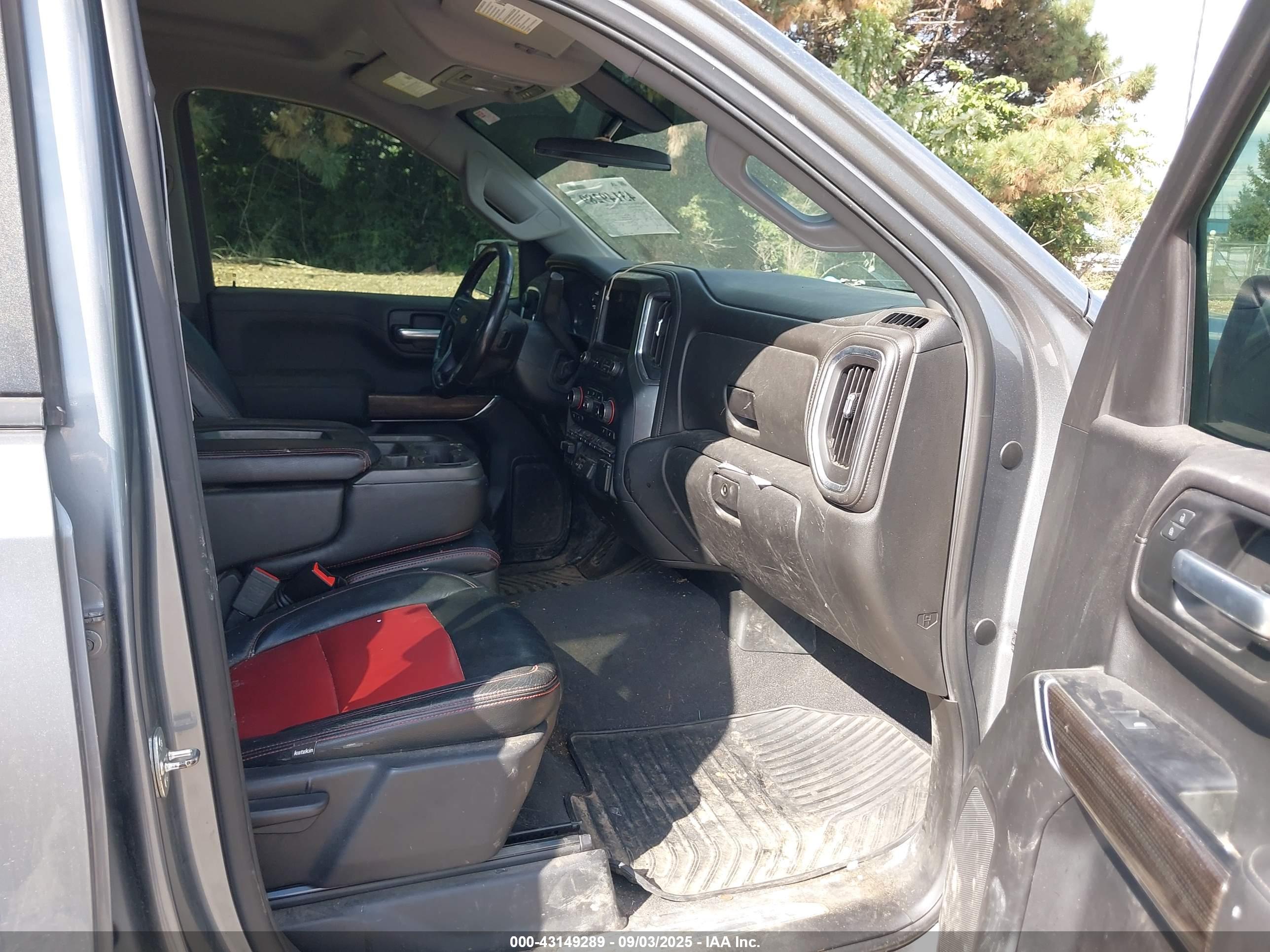 CHEVROLET SILVERADO image 5