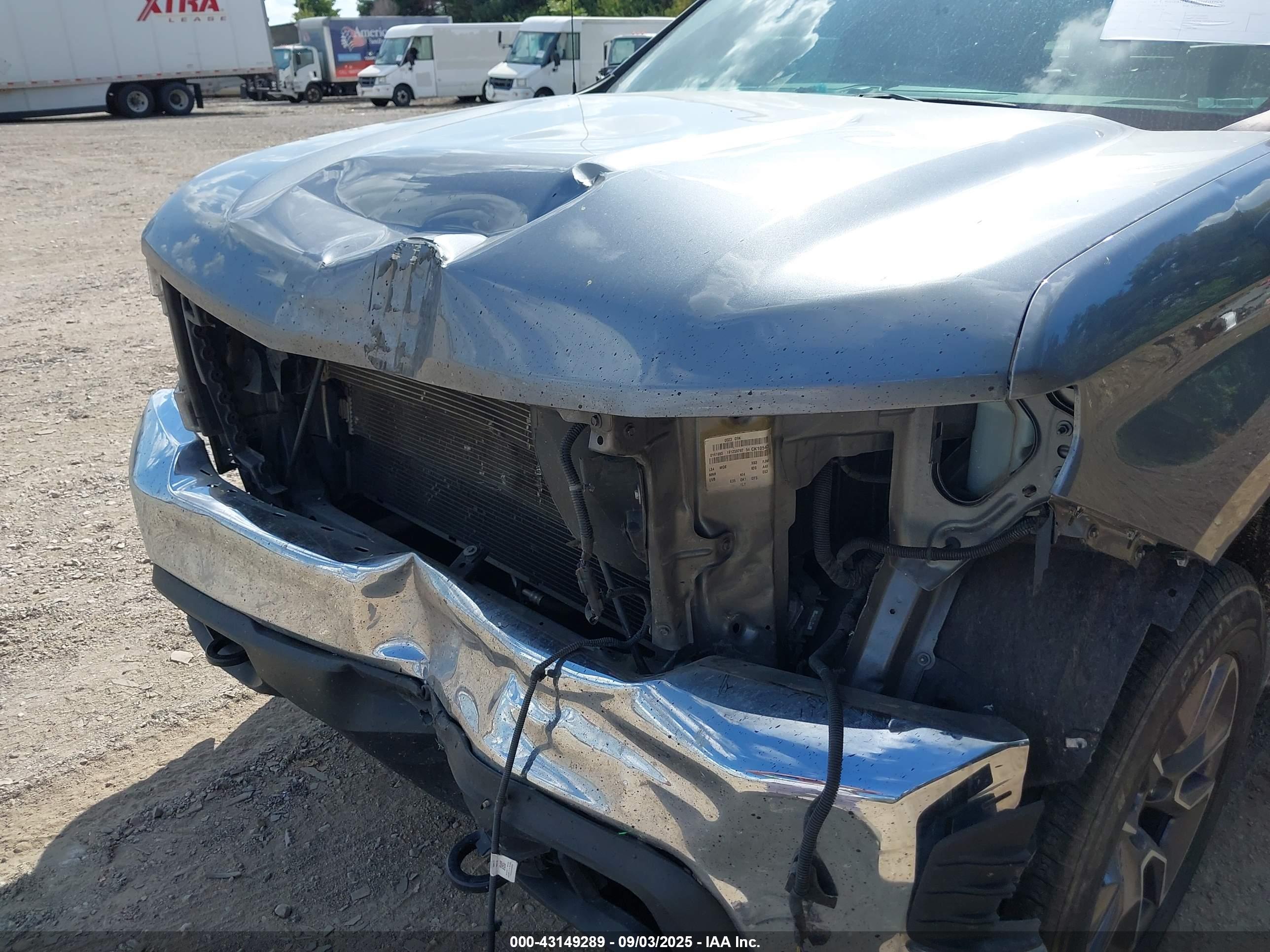 CHEVROLET SILVERADO image 6