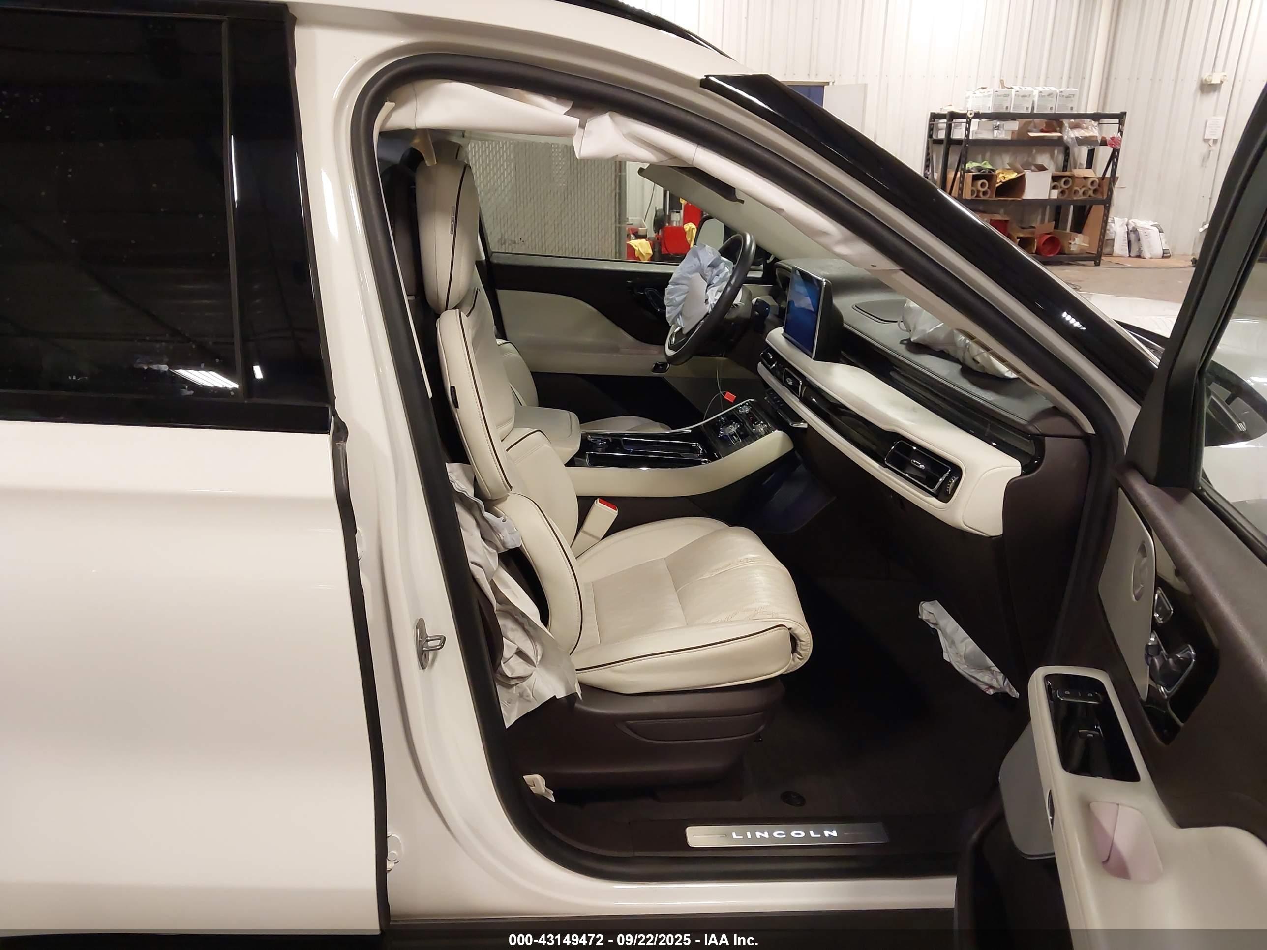 LINCOLN AVIATOR image 5