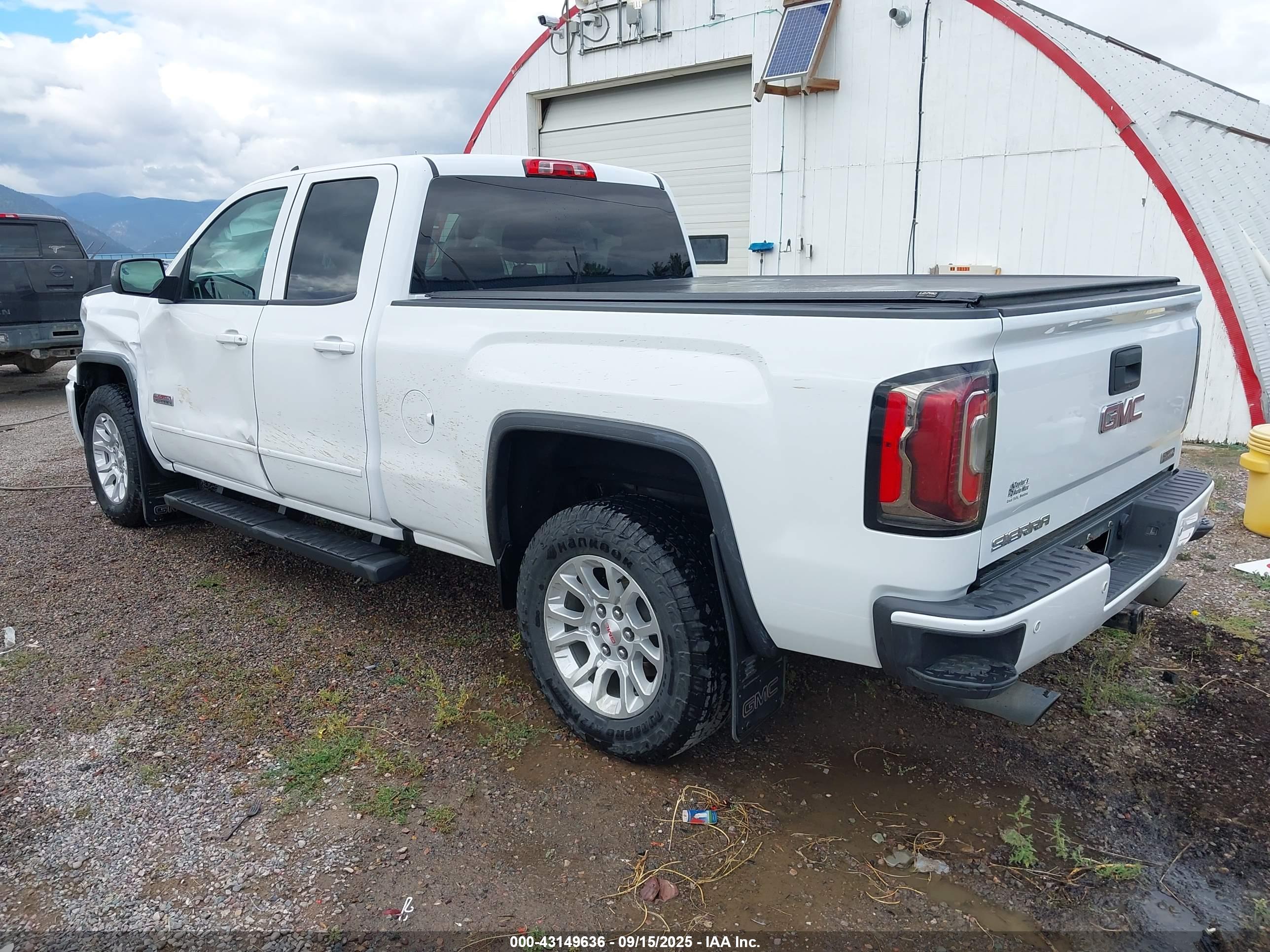 GMC SIERRA image 3