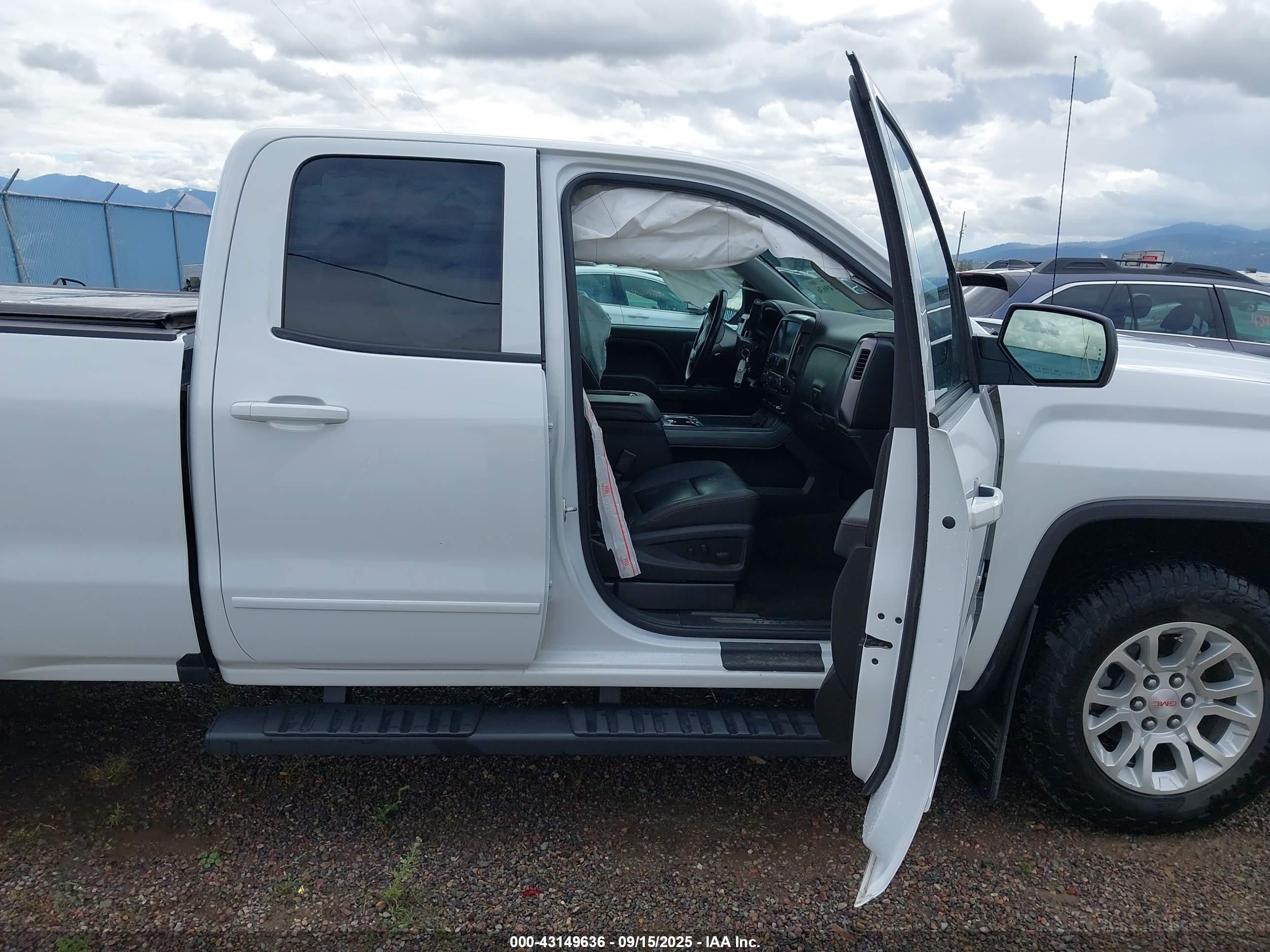 GMC SIERRA image 5