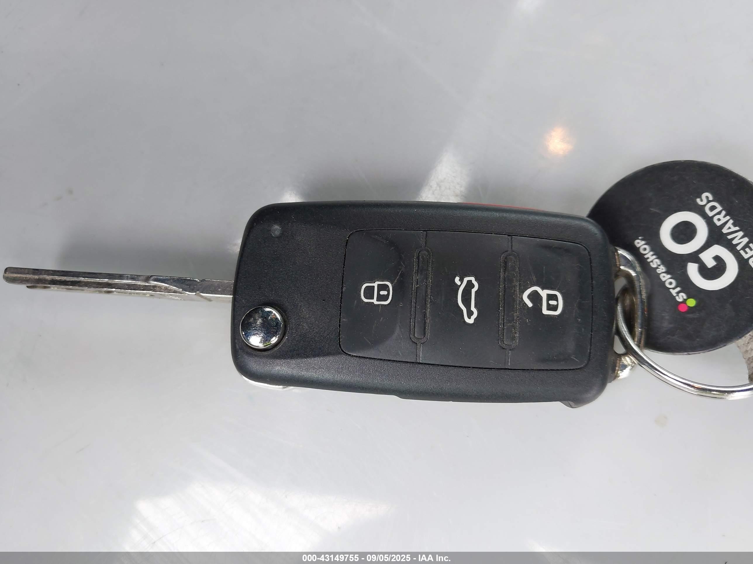 VOLKSWAGEN EOS image 11