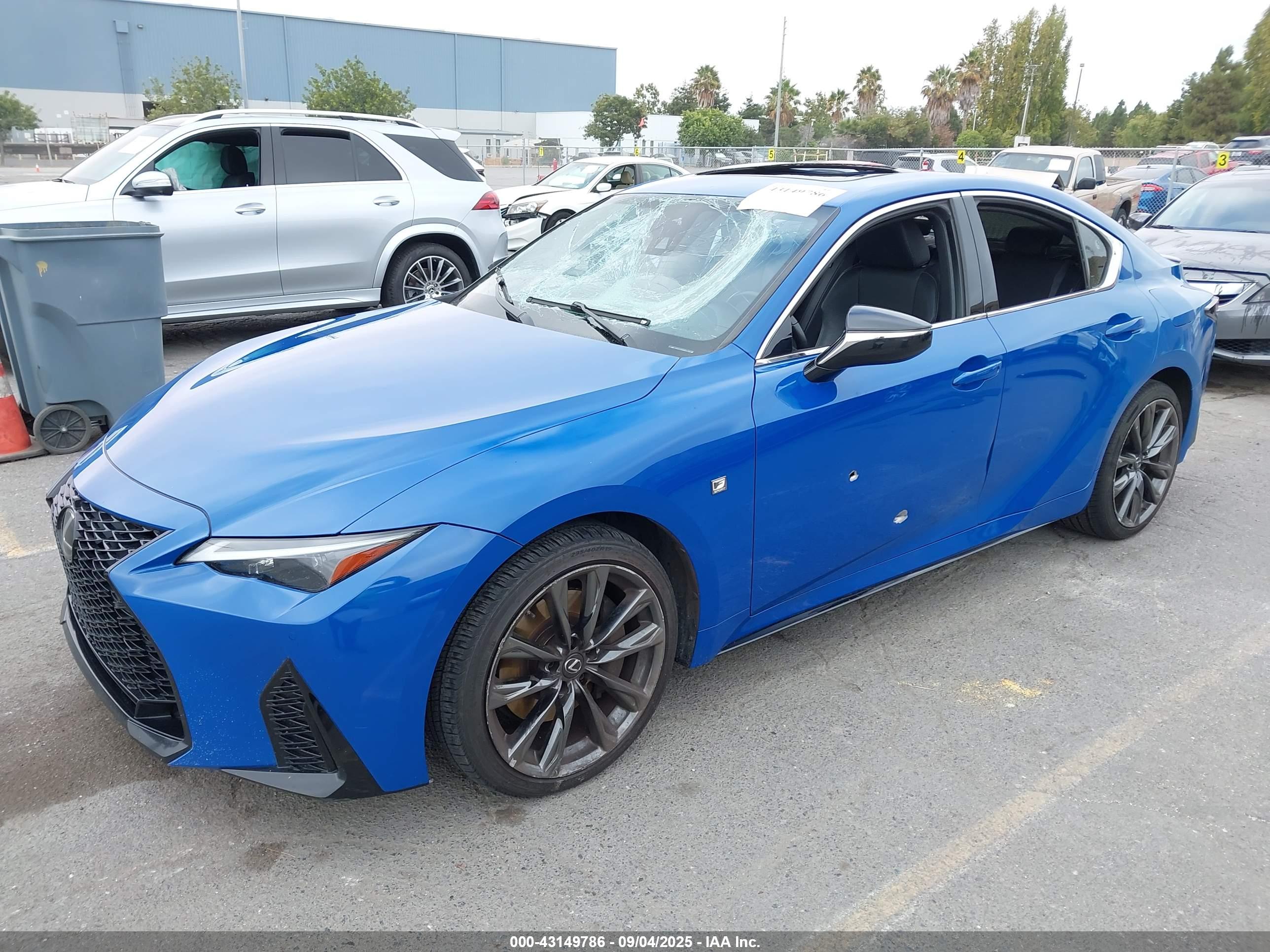 LEXUS IS image 2