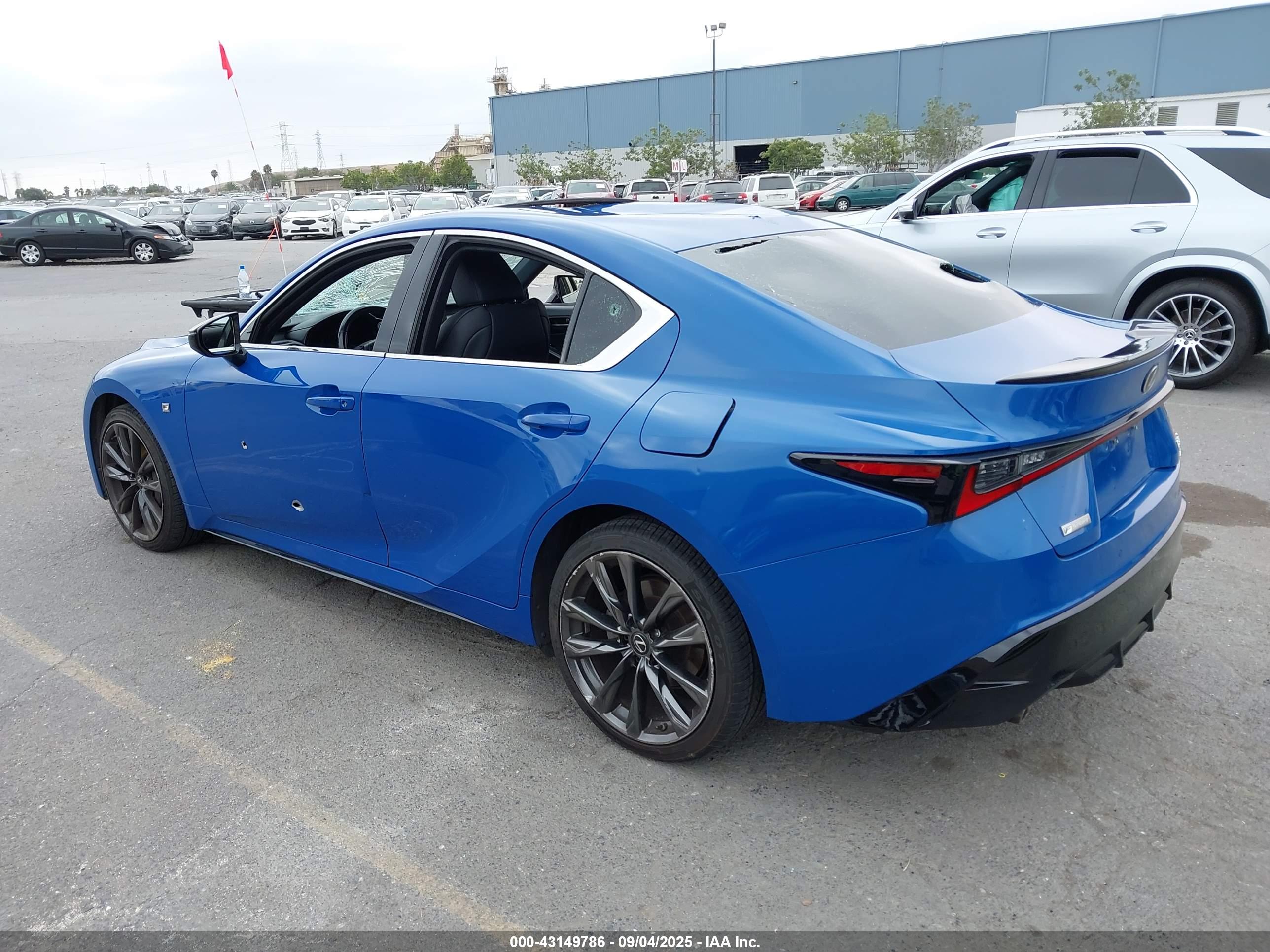 LEXUS IS image 3