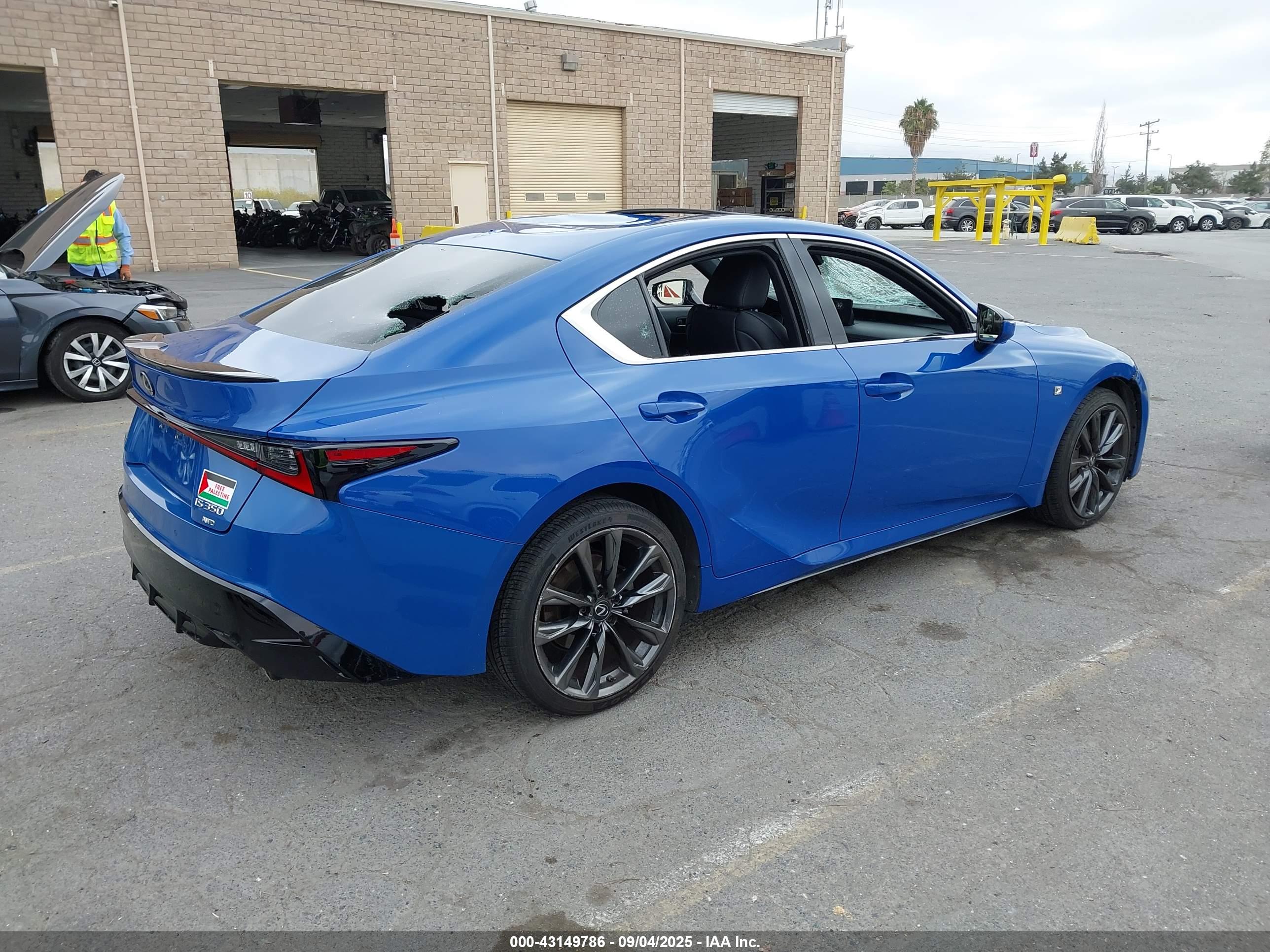 LEXUS IS image 4