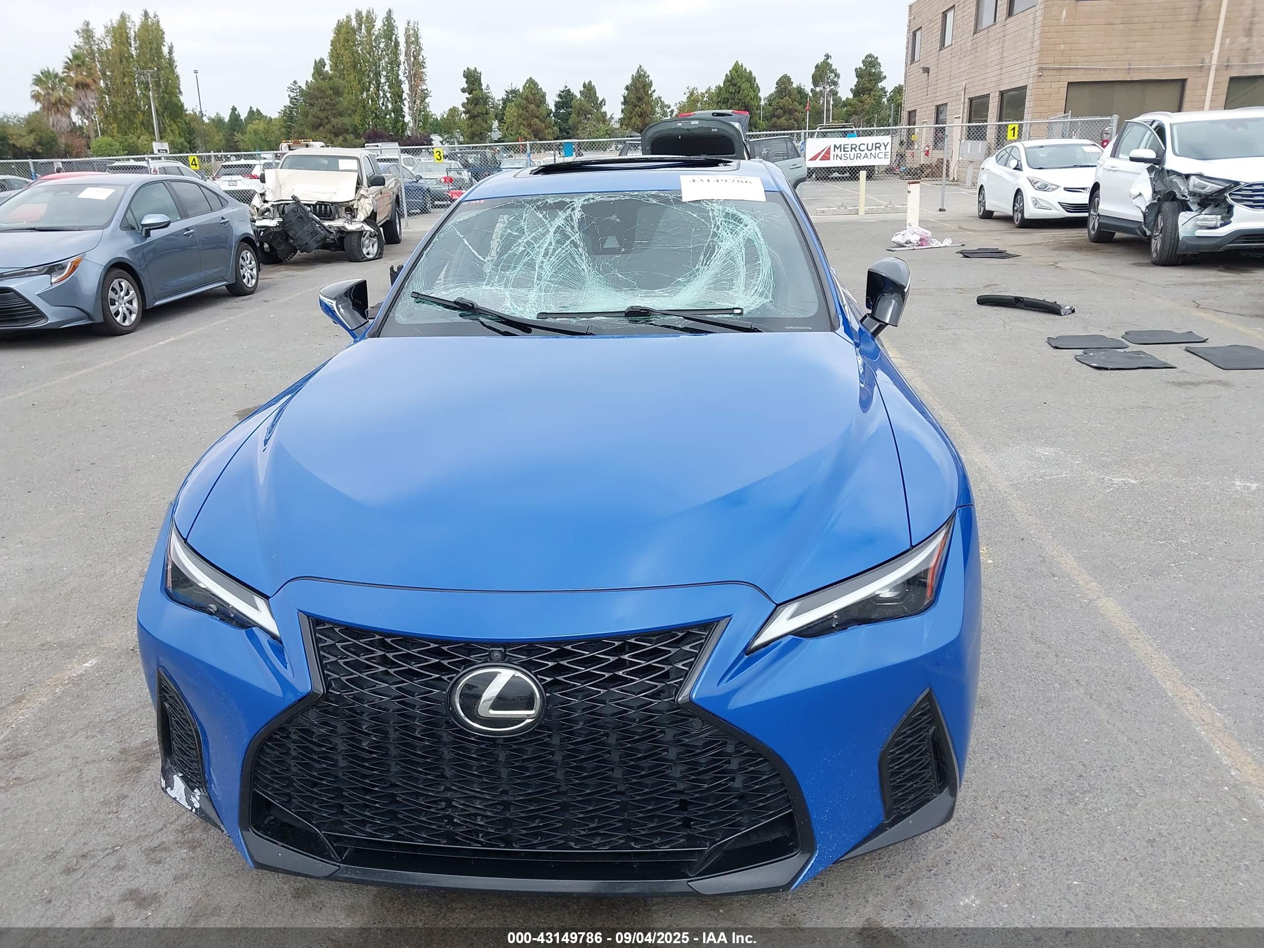 LEXUS IS image 6
