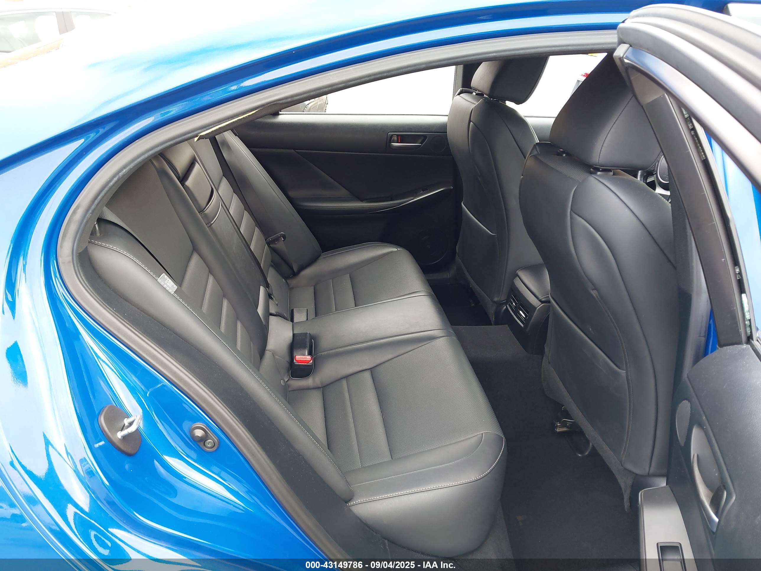 LEXUS IS image 8