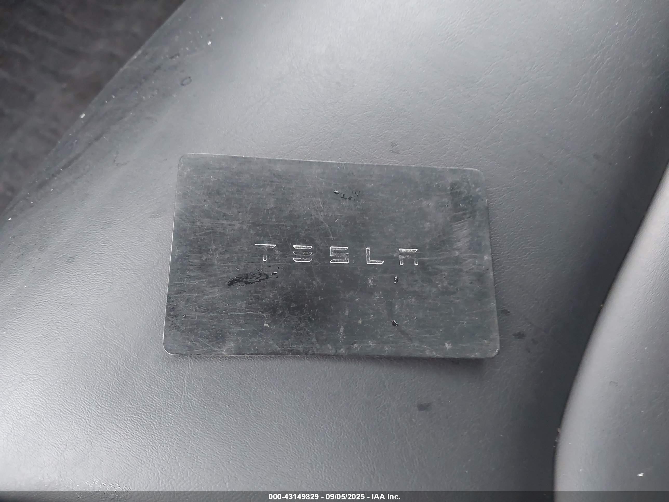 TESLA MODEL image 11