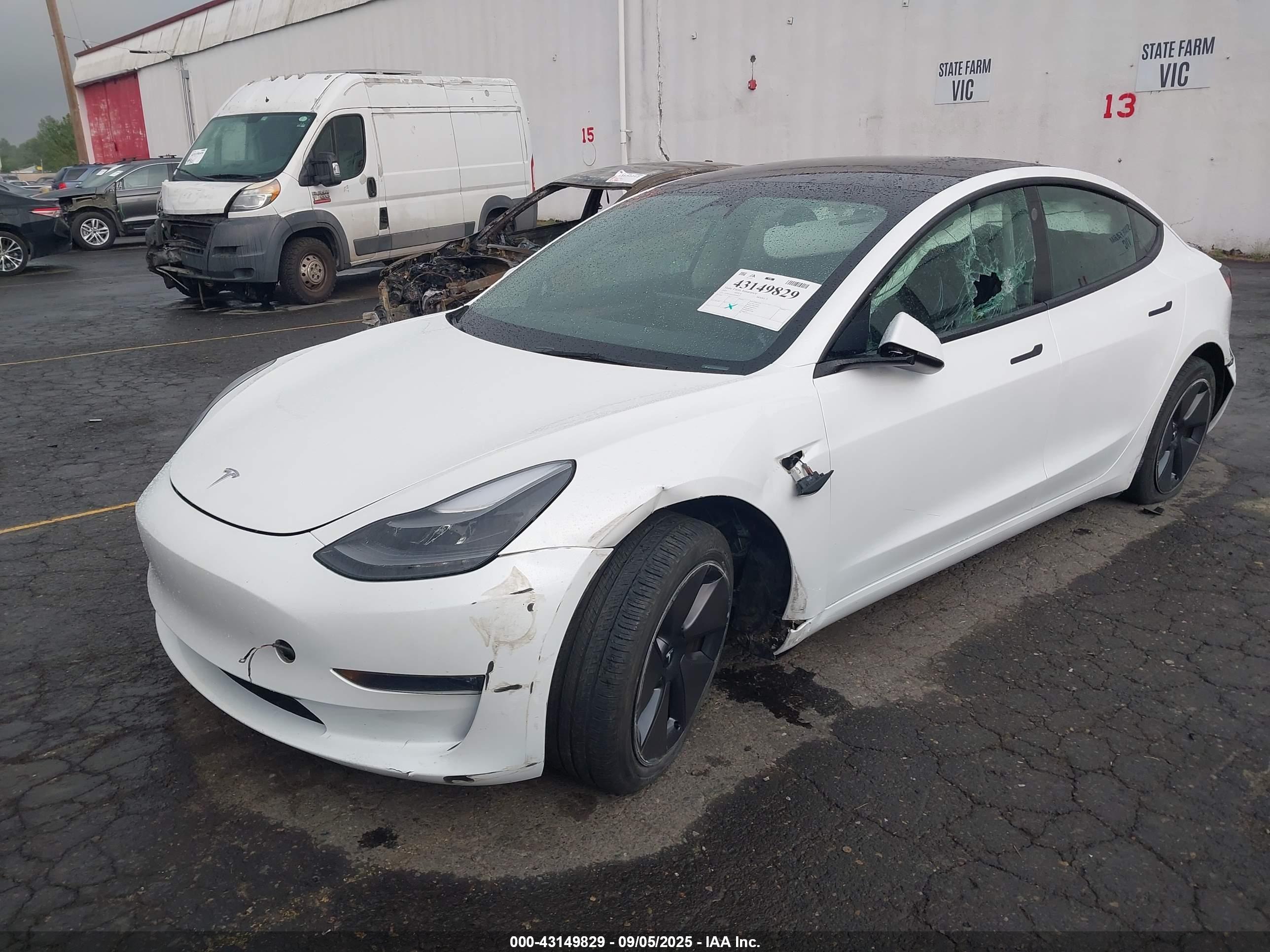 TESLA MODEL image 6