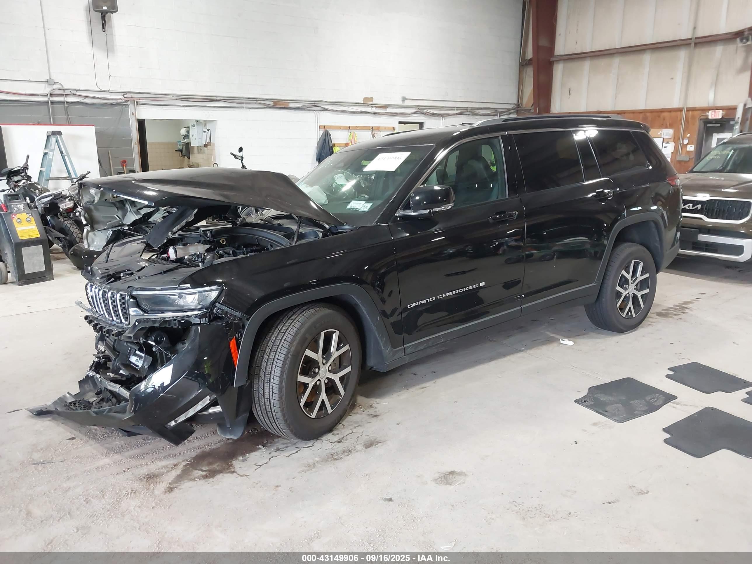 JEEP GRAND image 2
