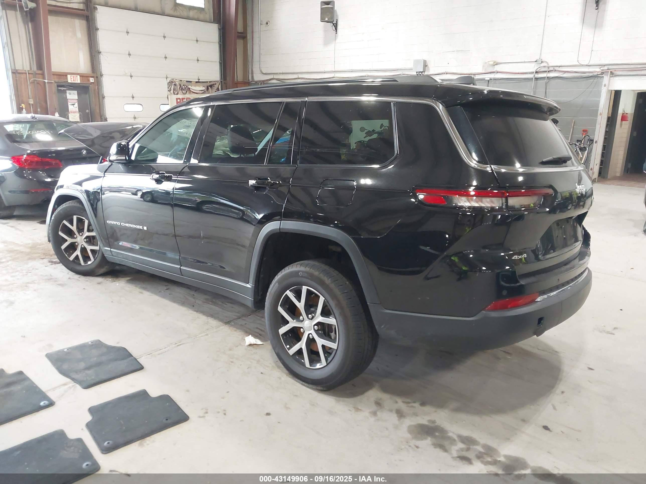 JEEP GRAND image 3